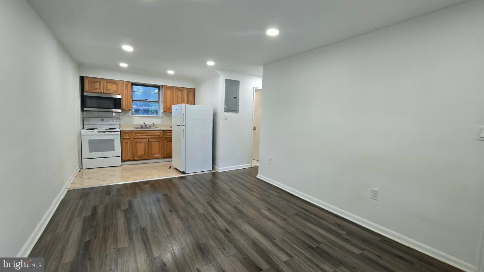FELTONVILLE - Residential Income