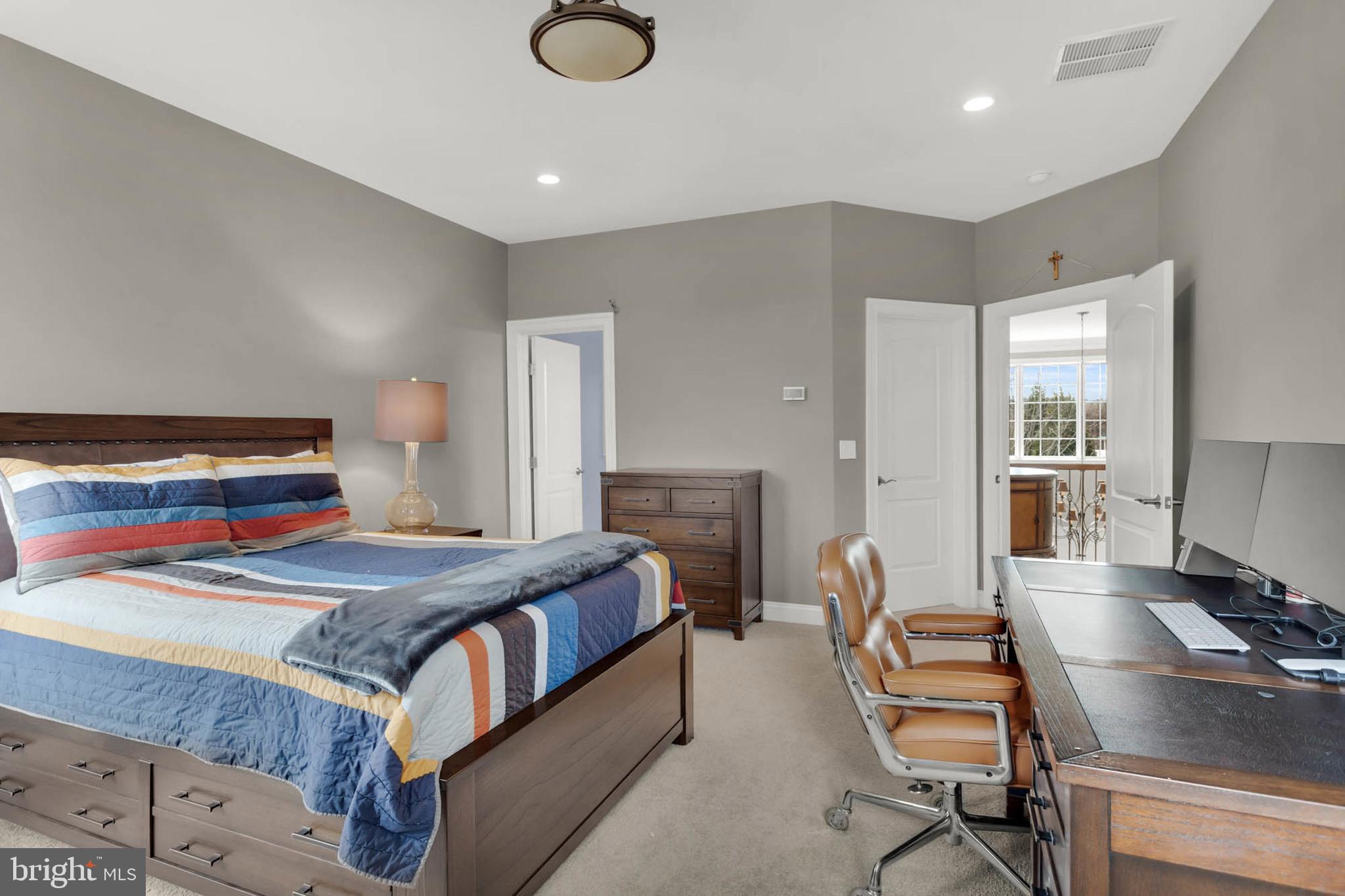 FOX MEADOW - Residential