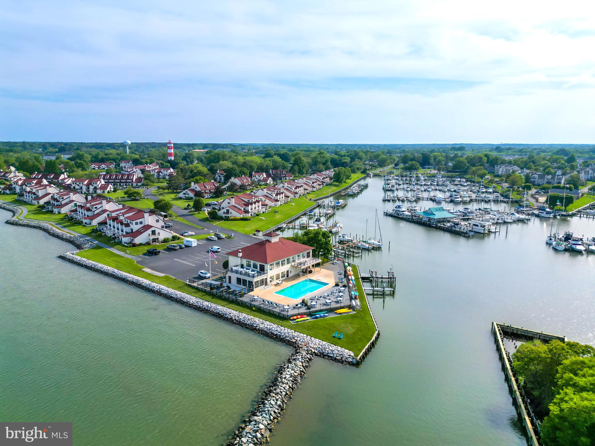 QUEENS LANDING - Residential