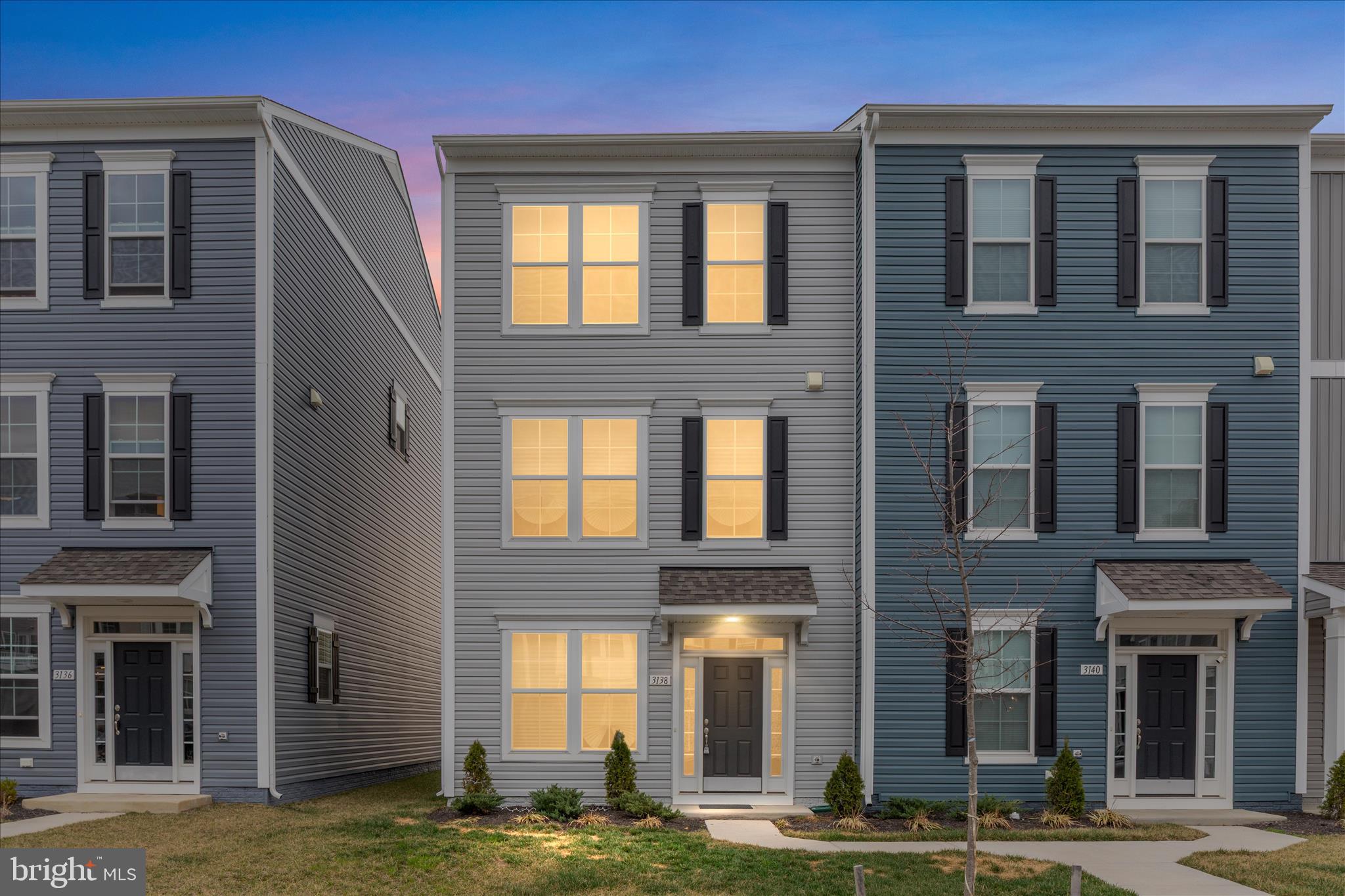 Beautiful, just like brand new, 3 bedroom 2.5 bath end unit townhome located in The Lofts at Creekside! Walking distance to local restaurants and shopping here in Creekside. Home features large kitchen island, stainless steel appliances, and luxury vinyl plank flooring, private balcony, surrounded by open floor plan which provides for great entertainment. Nice upgrades all throughout the house! Come see this one for yourself!