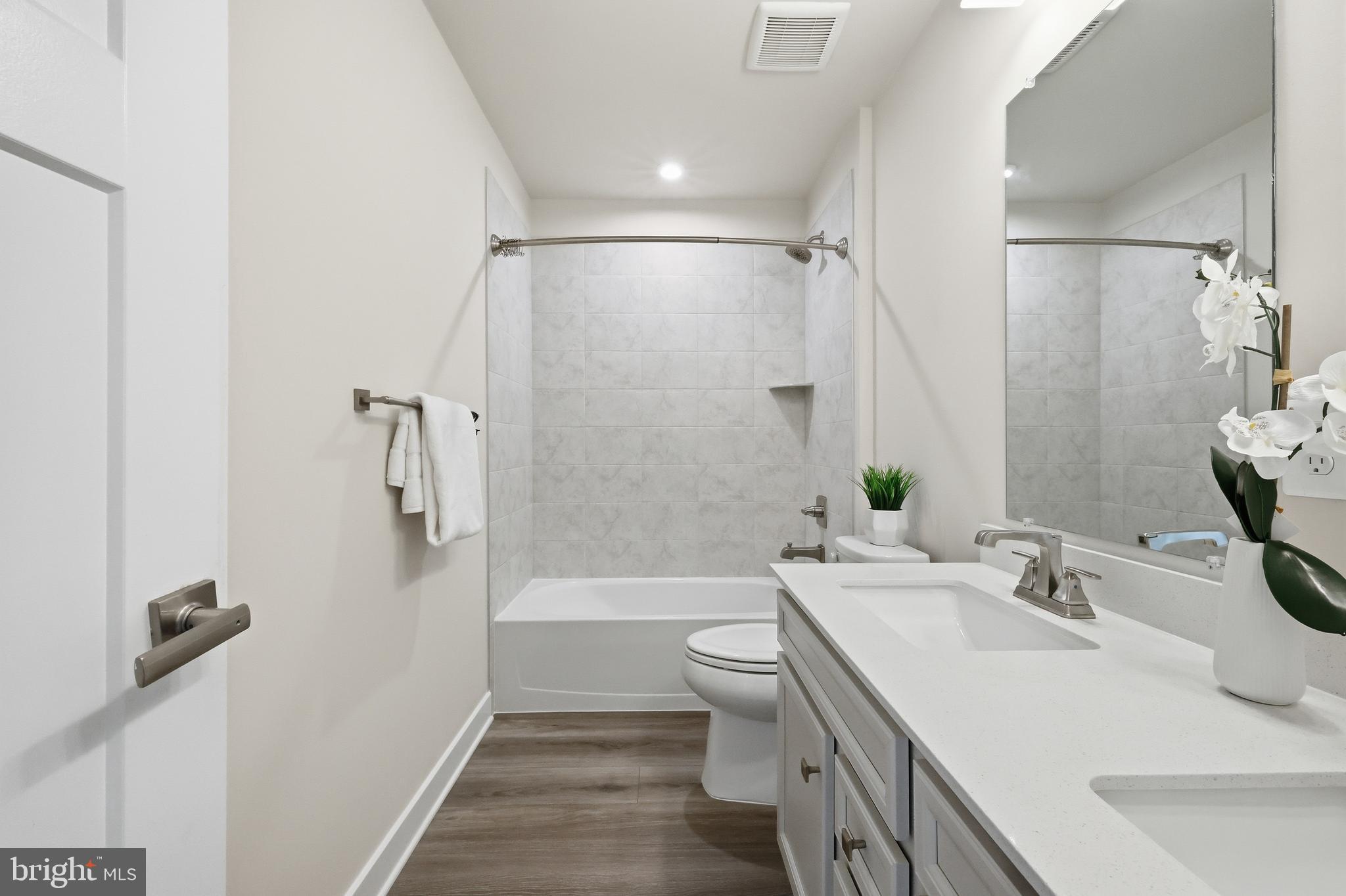 WELLINGTON FARMS - Residential