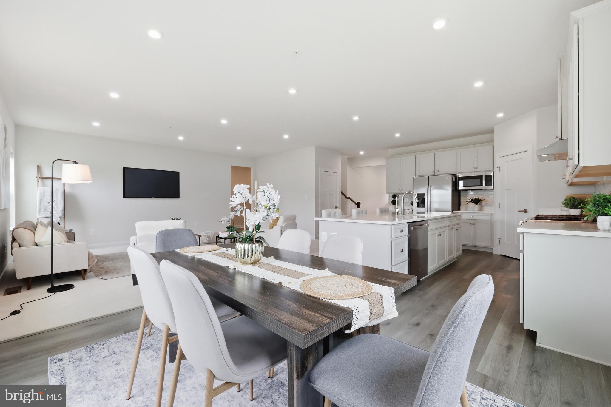 WELLINGTON FARMS - Residential