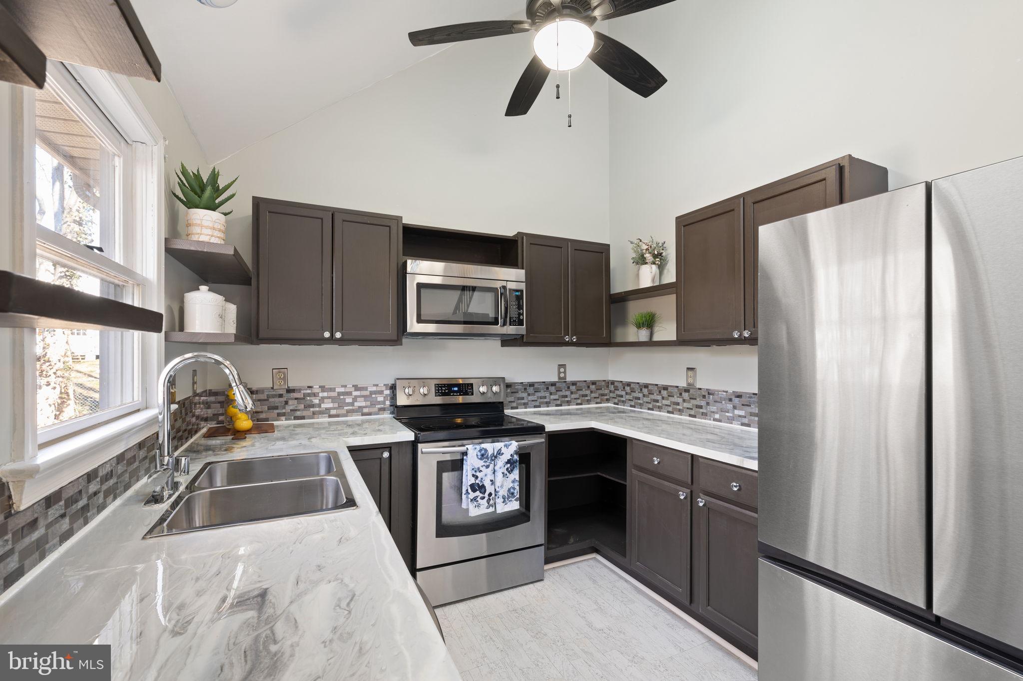 WINDSOR PLACE - Residential