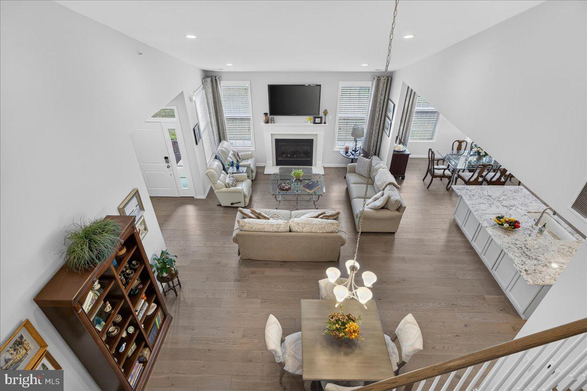 REGENCY AT HILLTOWN - Residential