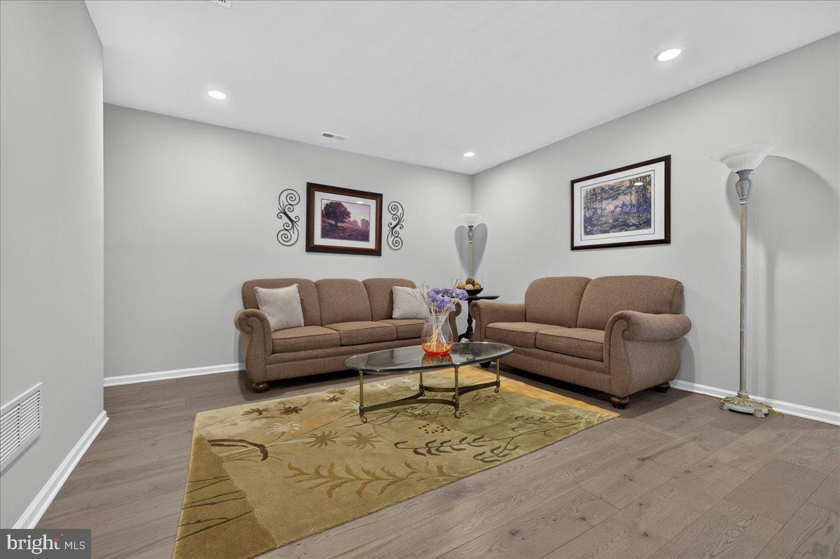 REGENCY AT HILLTOWN - Residential