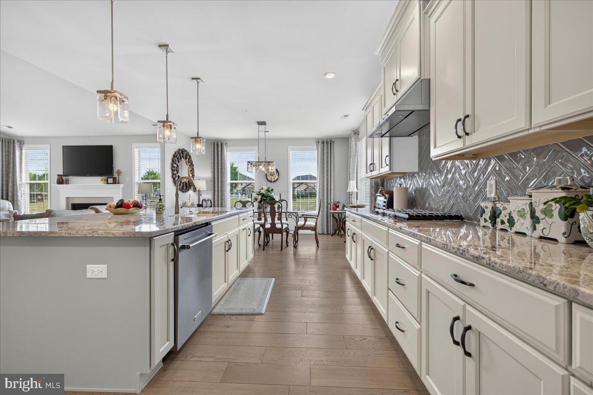 REGENCY AT HILLTOWN - Residential