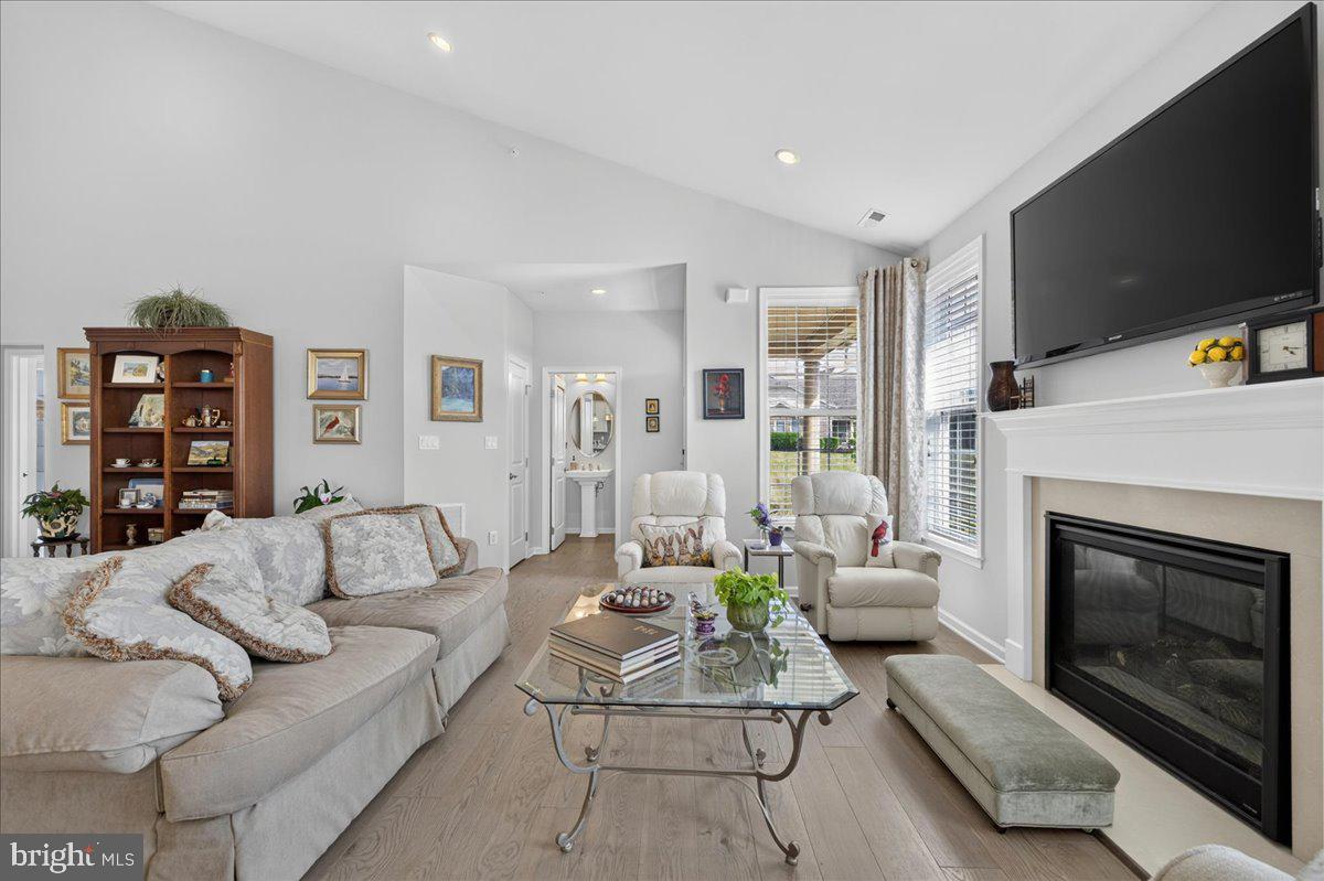 REGENCY AT HILLTOWN - Residential