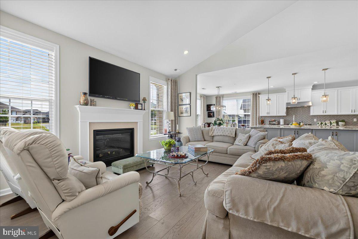 REGENCY AT HILLTOWN - Residential