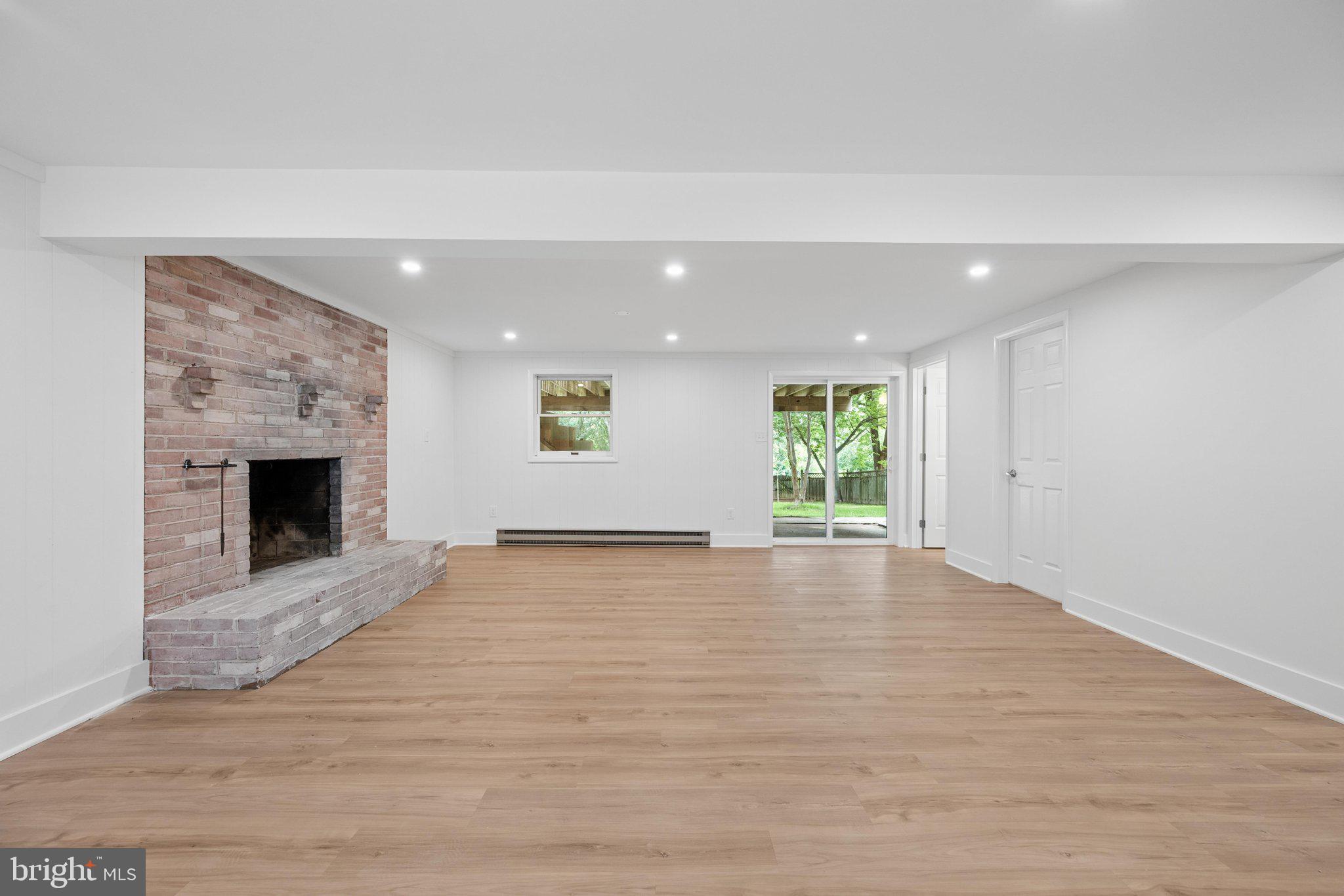 HICKORY HILL - Residential