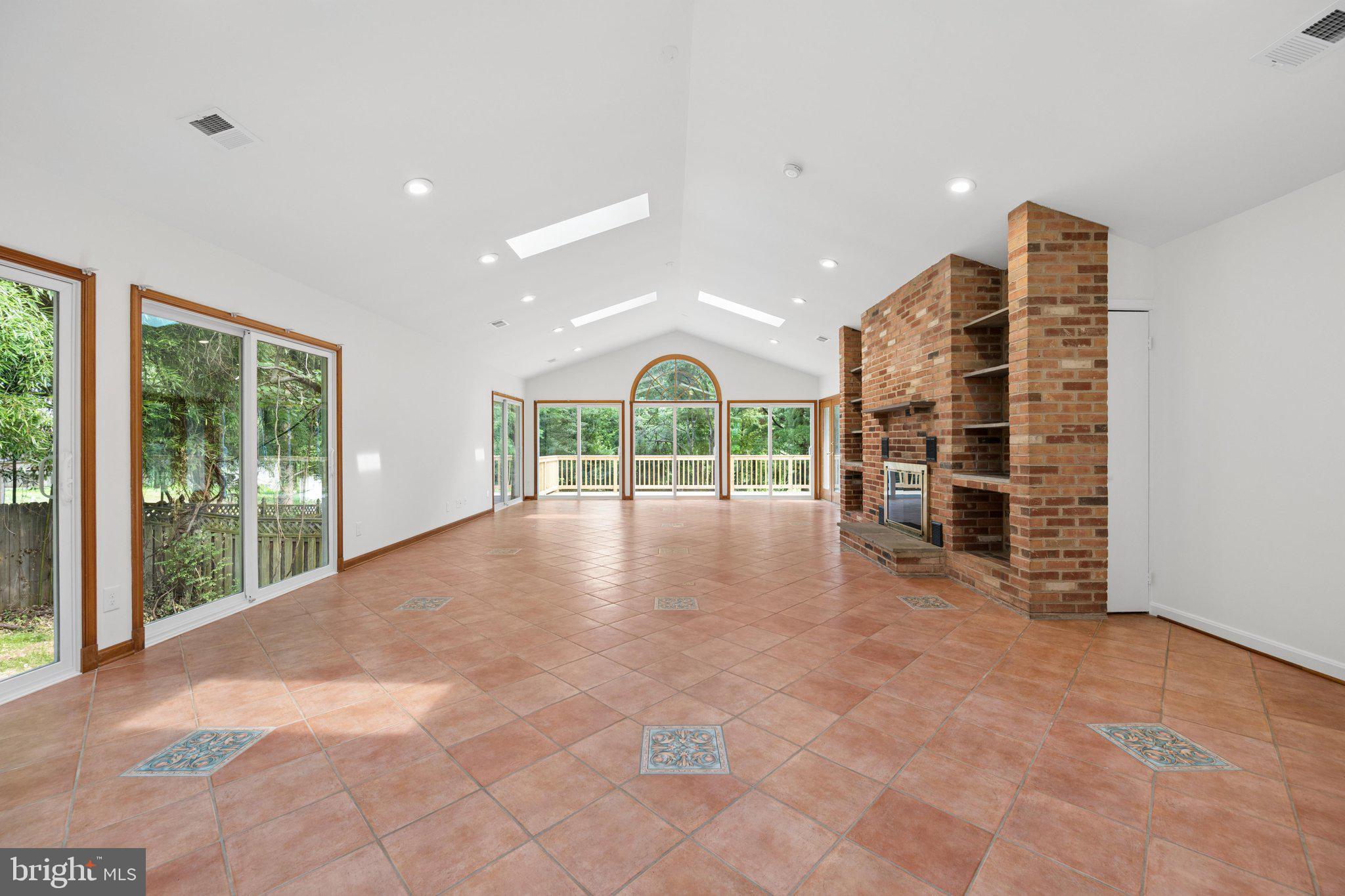 HICKORY HILL - Residential