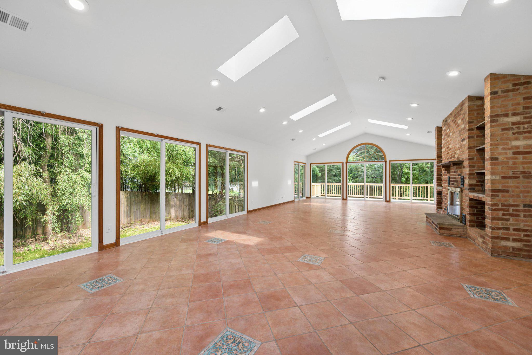 HICKORY HILL - Residential