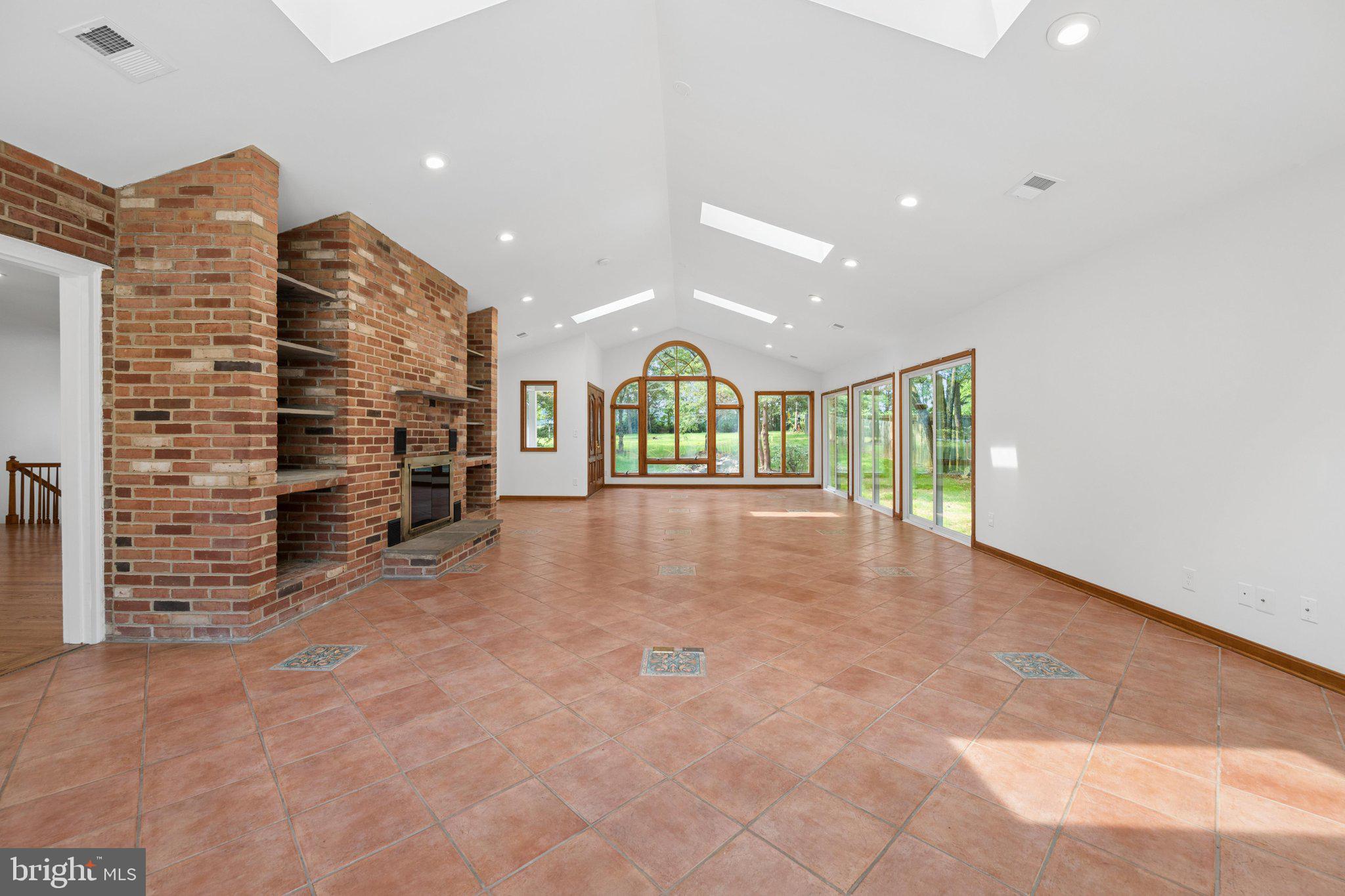 HICKORY HILL - Residential