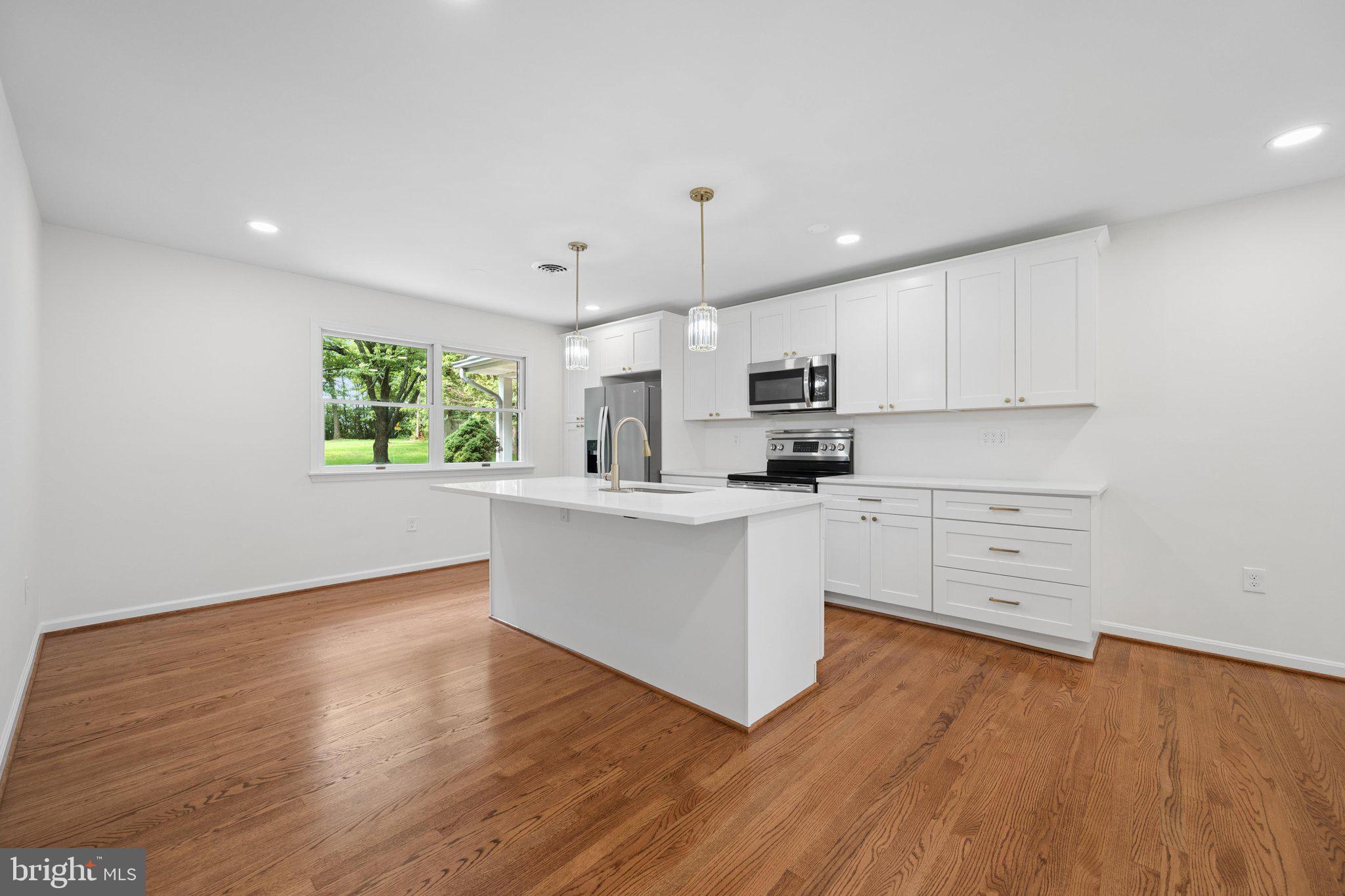 HICKORY HILL - Residential
