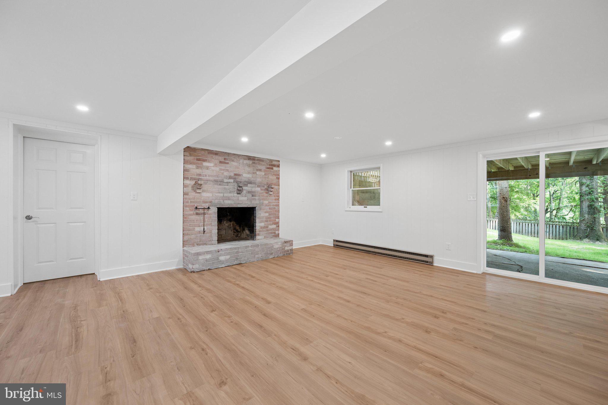 HICKORY HILL - Residential