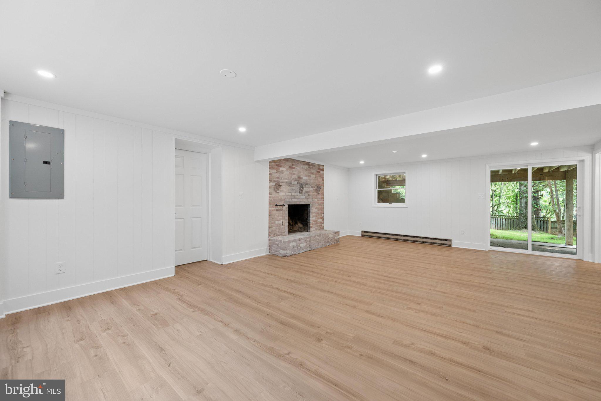 HICKORY HILL - Residential