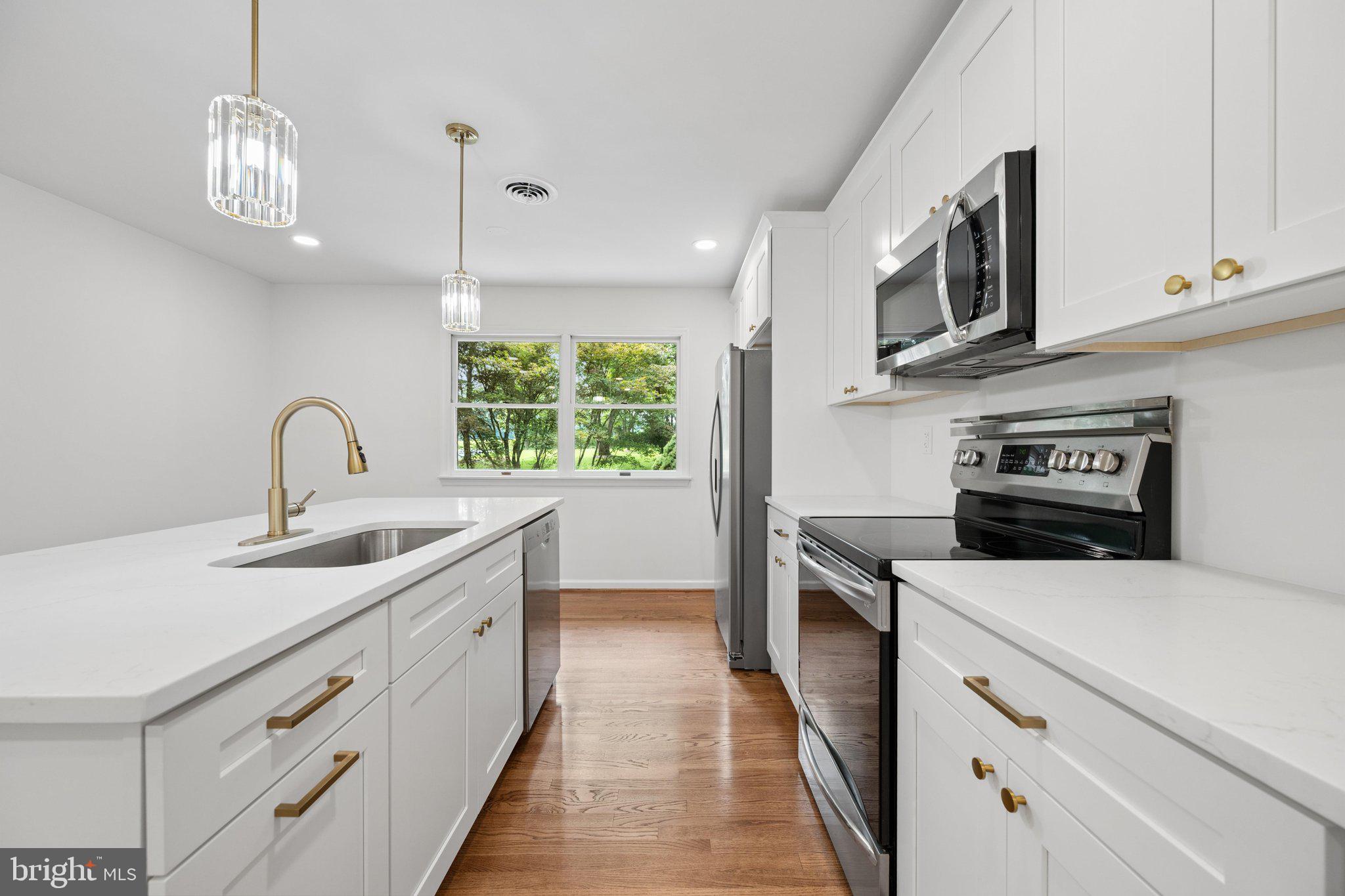 HICKORY HILL - Residential