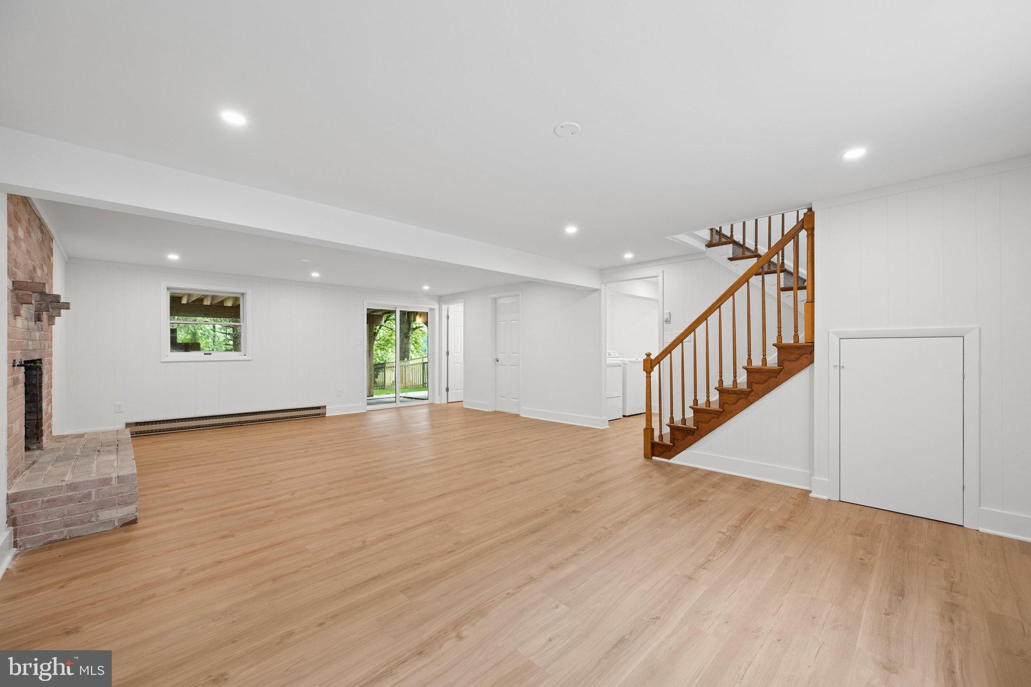HICKORY HILL - Residential
