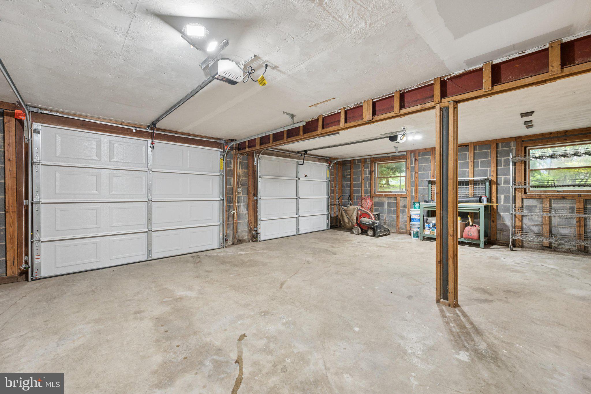 HICKORY HILL - Residential