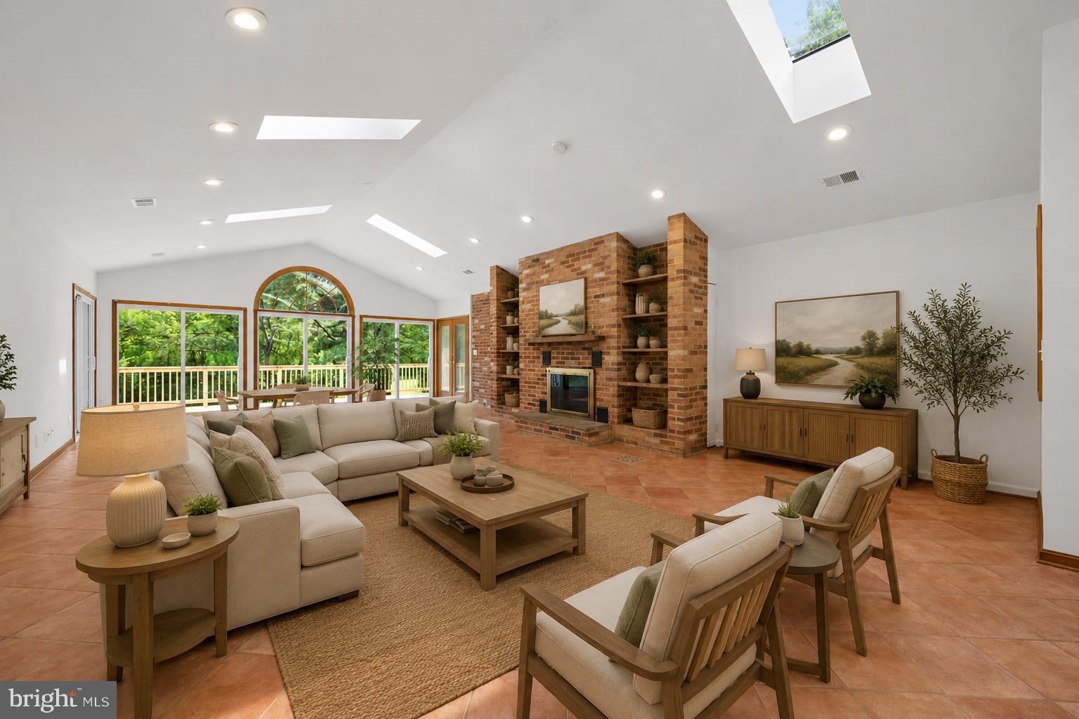 HICKORY HILL - Residential