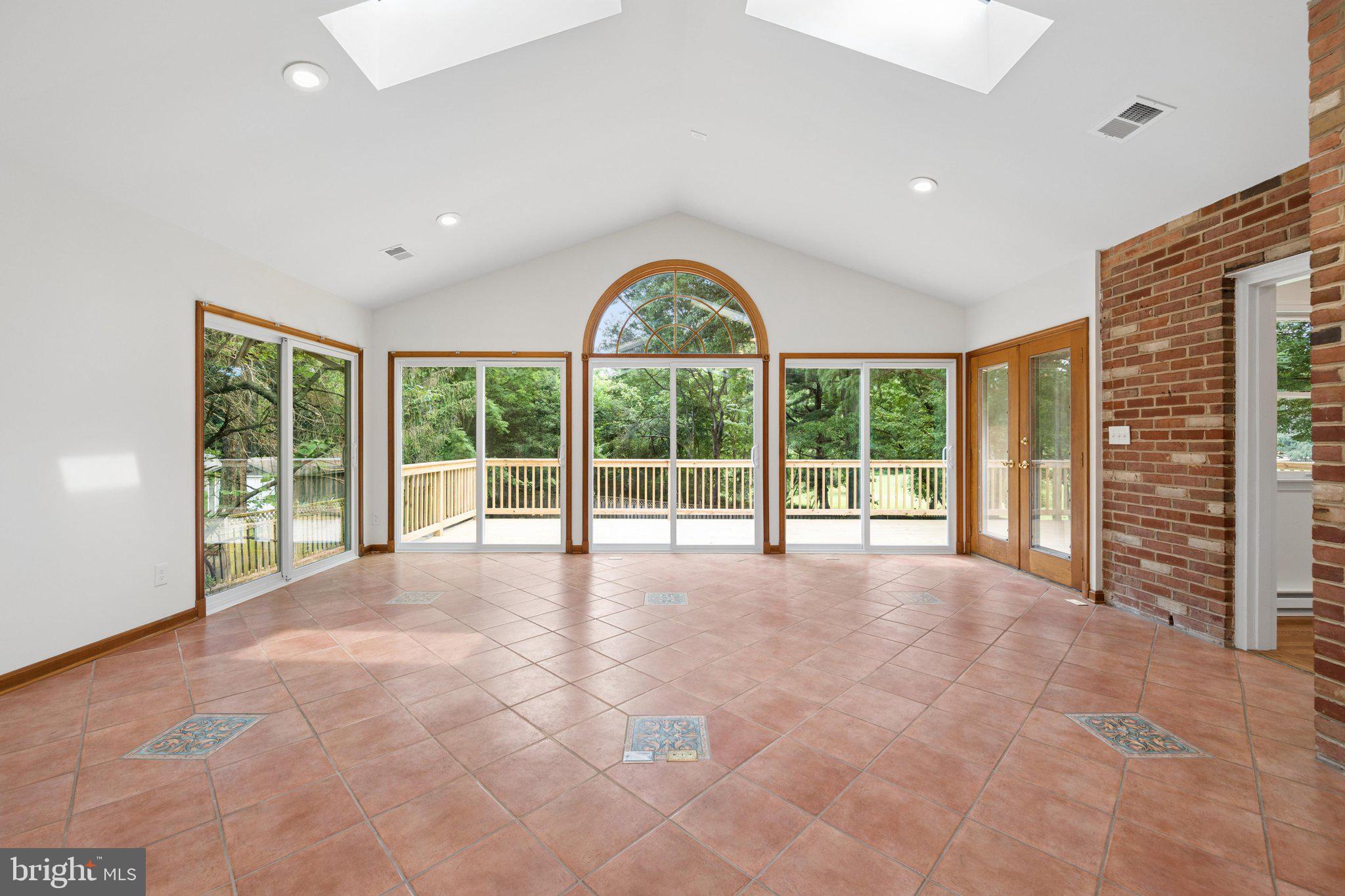 HICKORY HILL - Residential