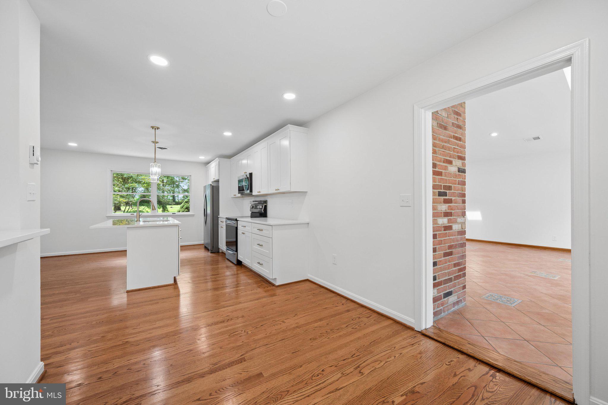 HICKORY HILL - Residential