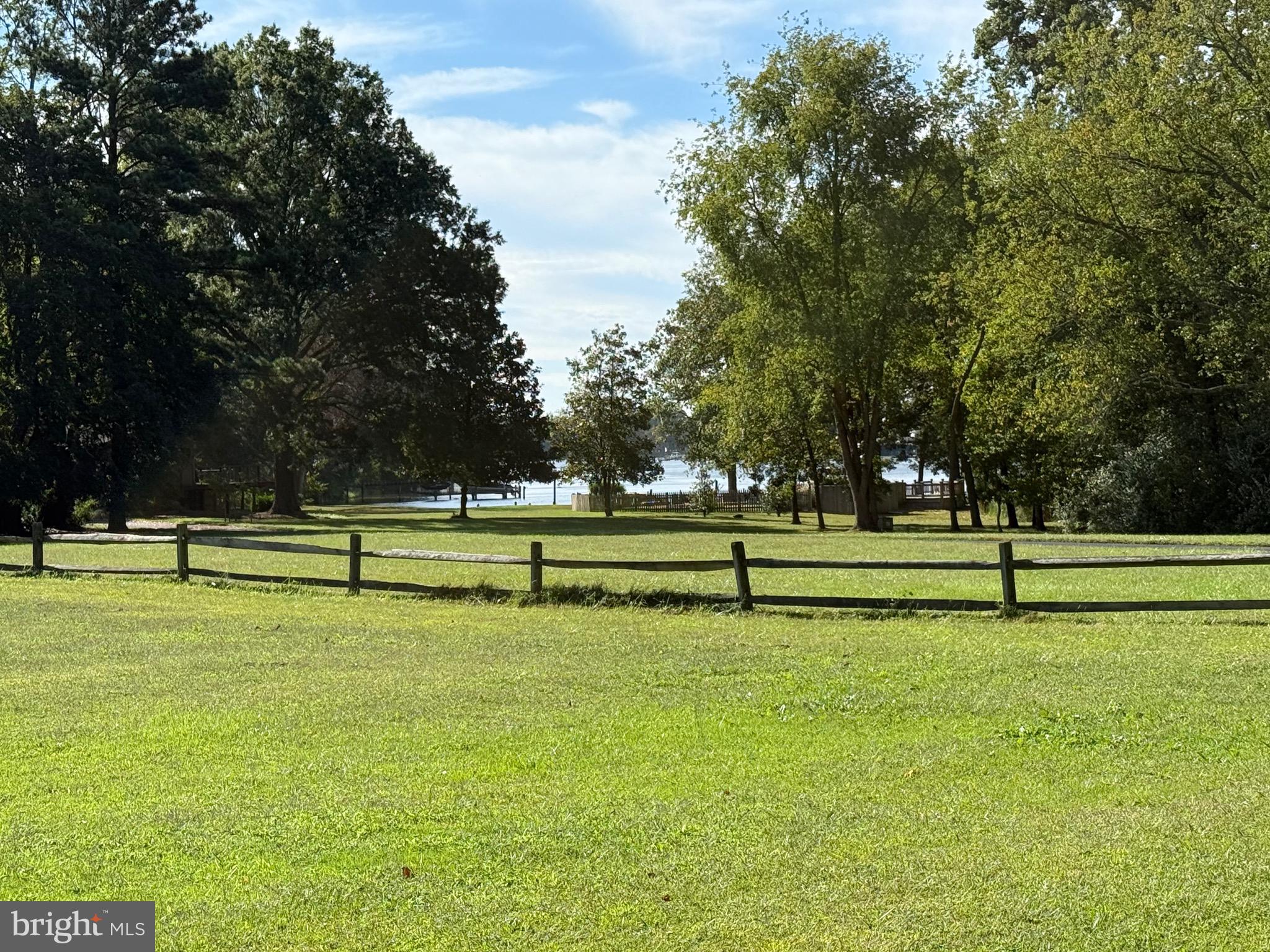 HICKORY RIDGE - Land
