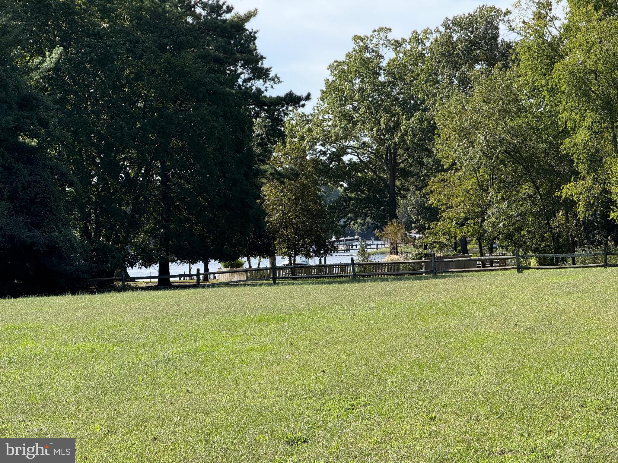 HICKORY RIDGE - Land