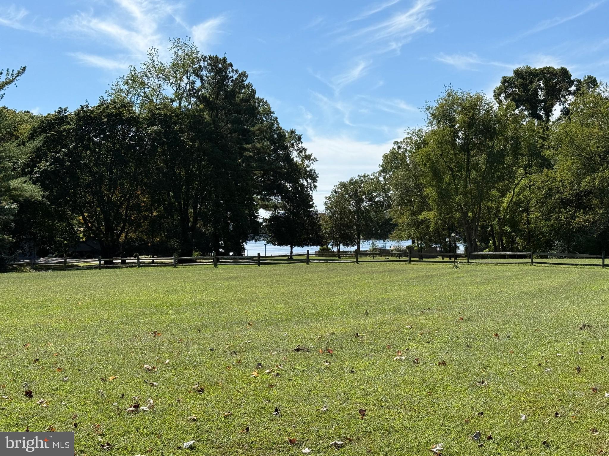 HICKORY RIDGE - Land
