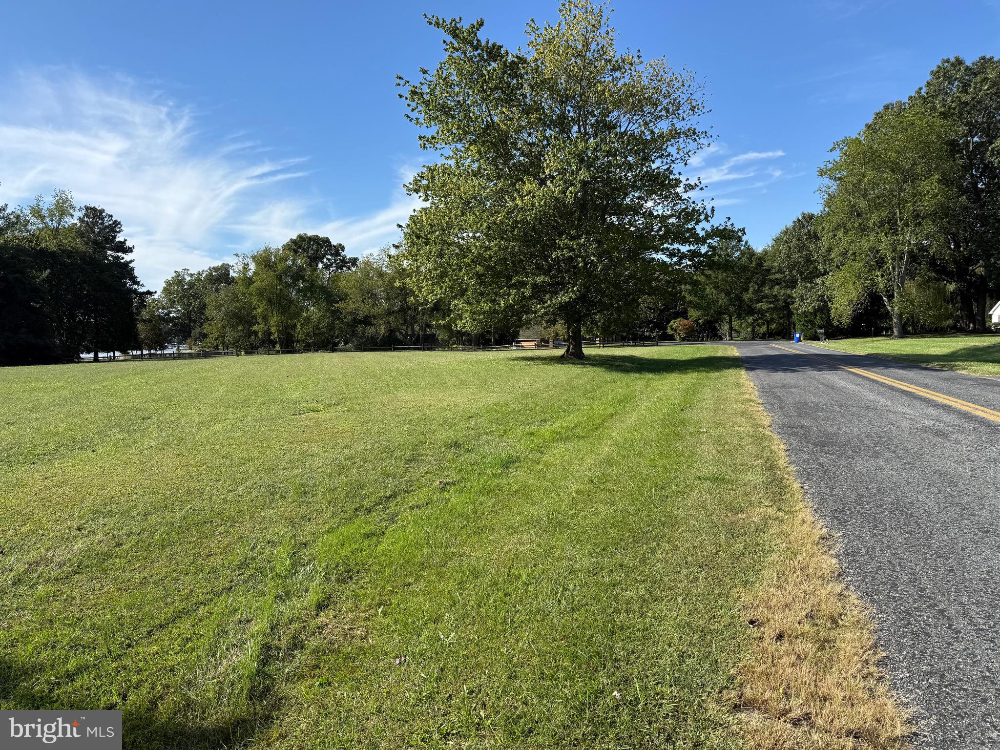 HICKORY RIDGE - Land