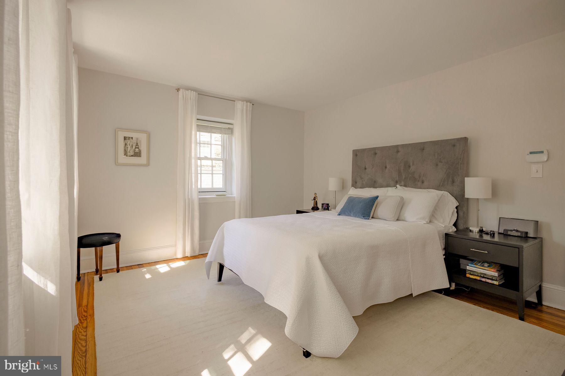 CHESTNUT HILL - Residential