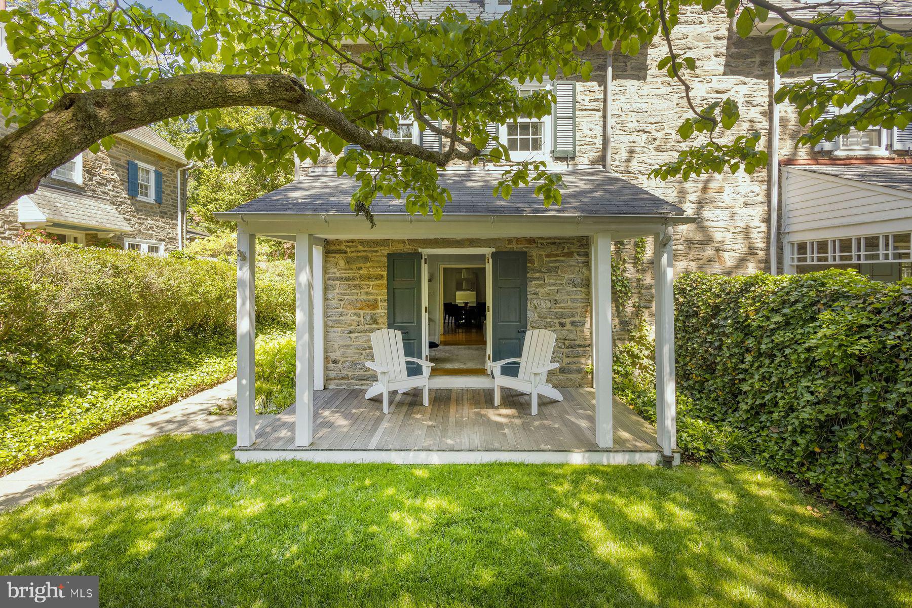 CHESTNUT HILL - Residential