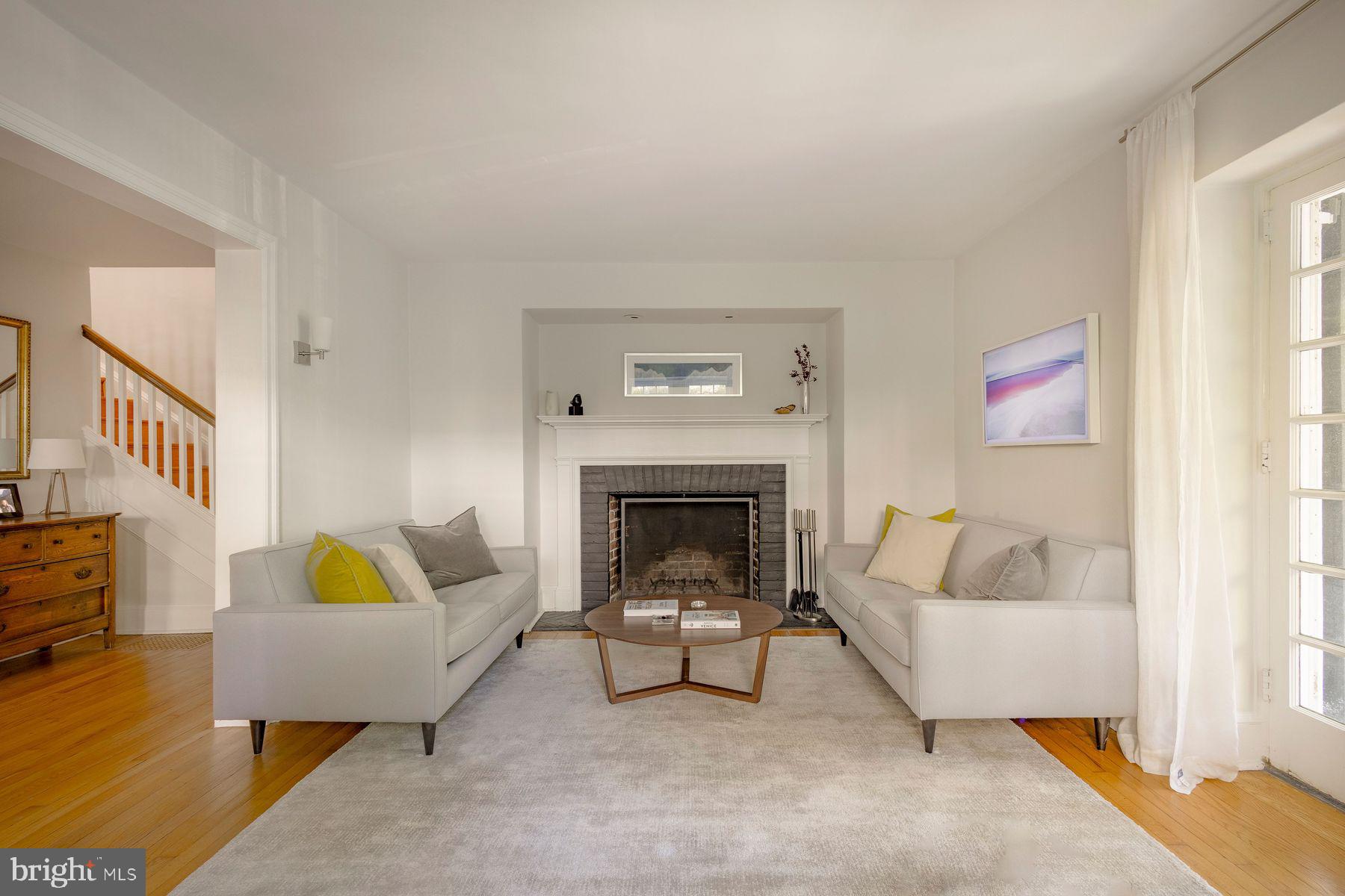 CHESTNUT HILL - Residential