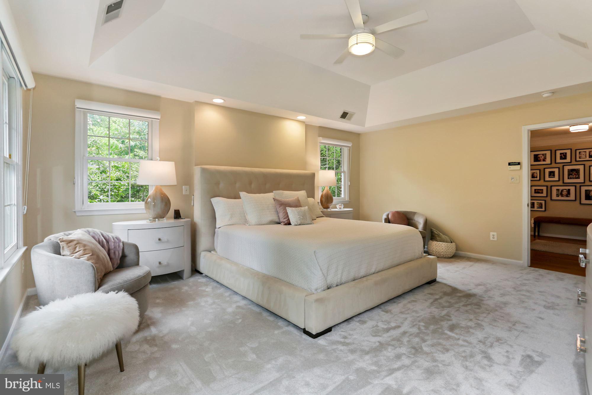COUNTRY CLUB HILLS - Residential