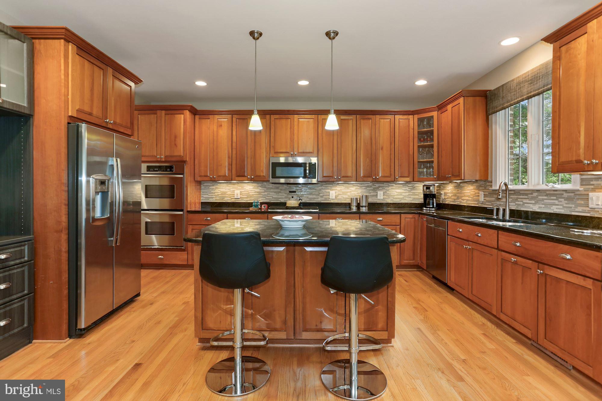 COUNTRY CLUB HILLS - Residential