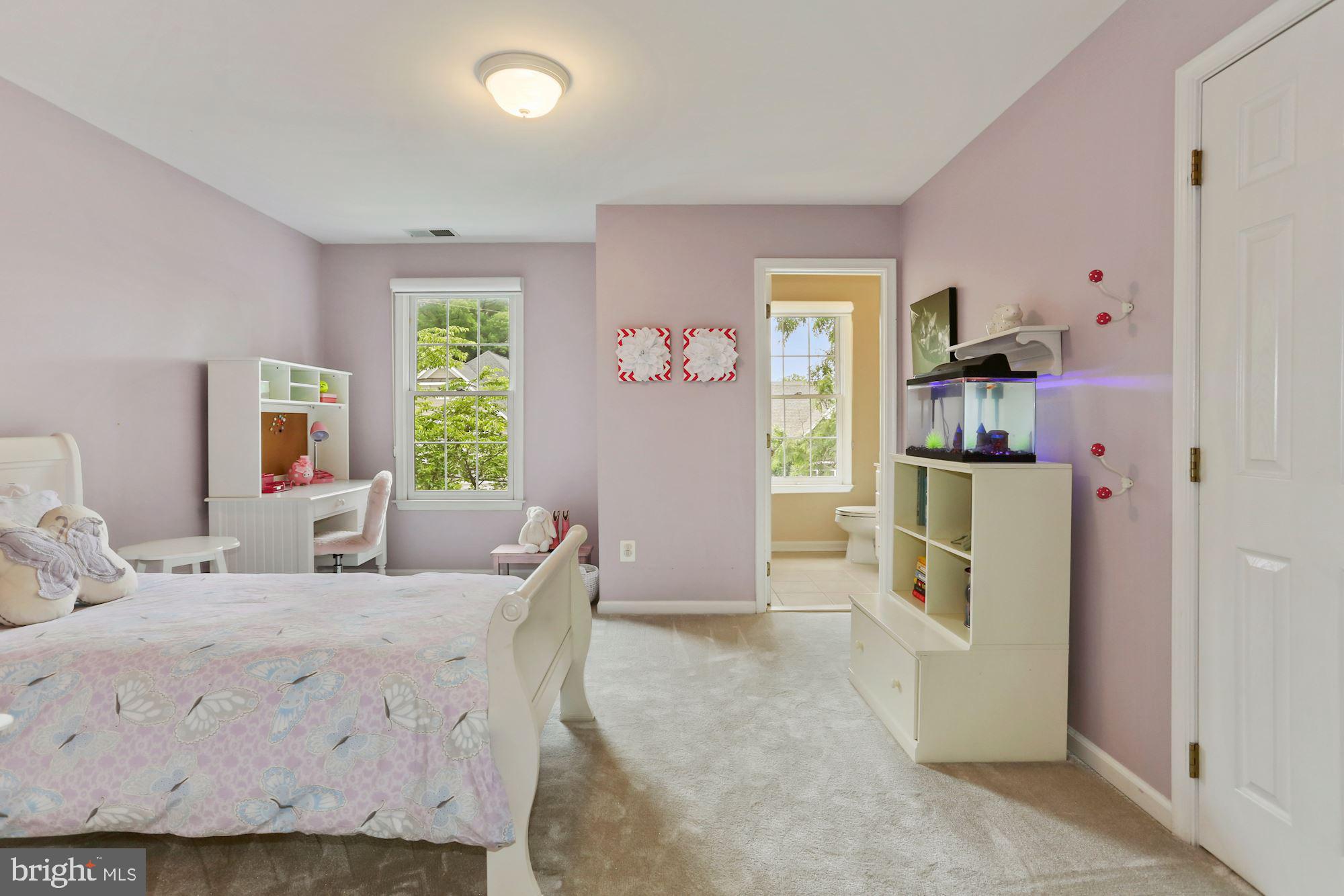 COUNTRY CLUB HILLS - Residential