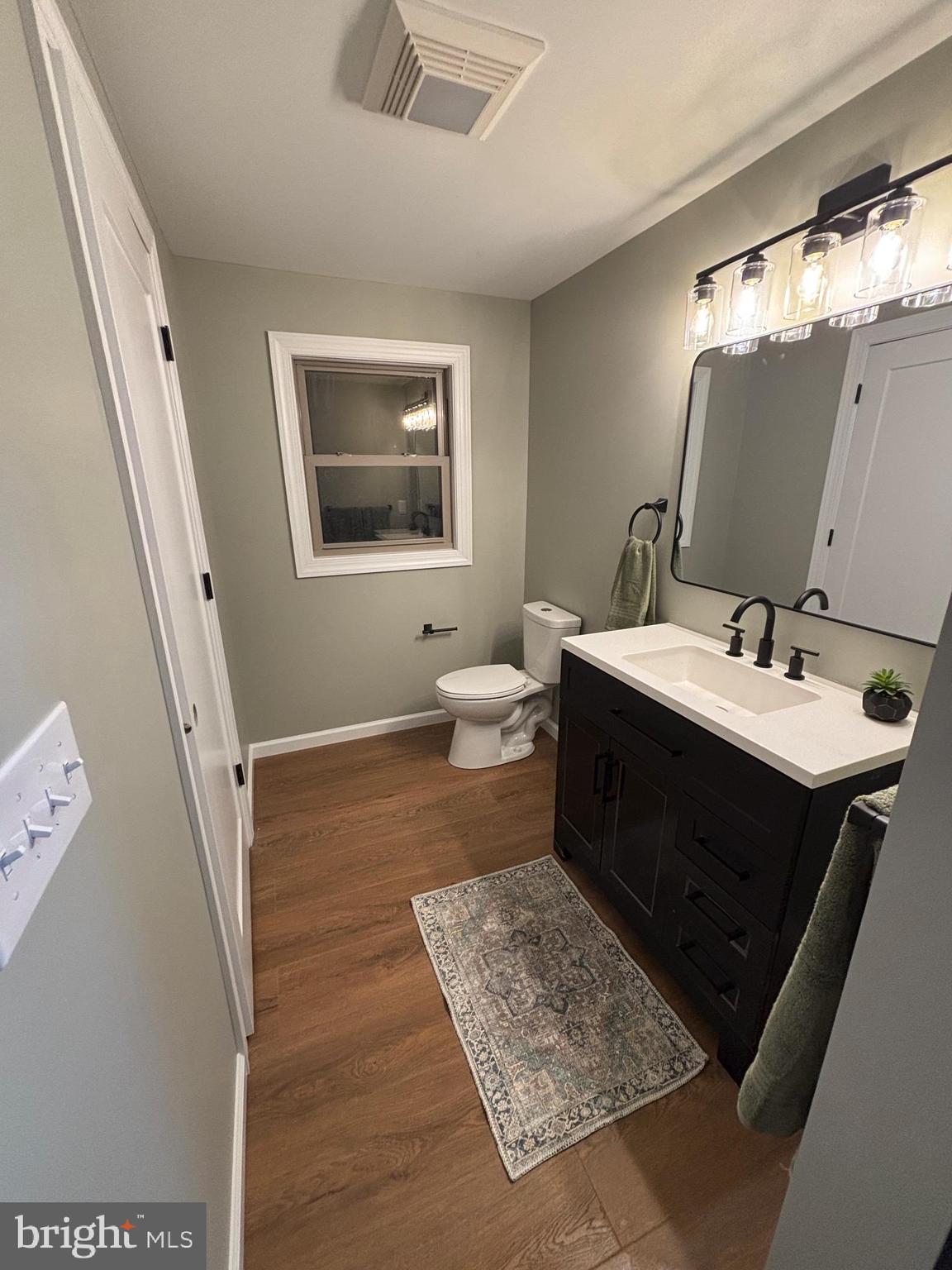 LAKE FERNDALE - Residential