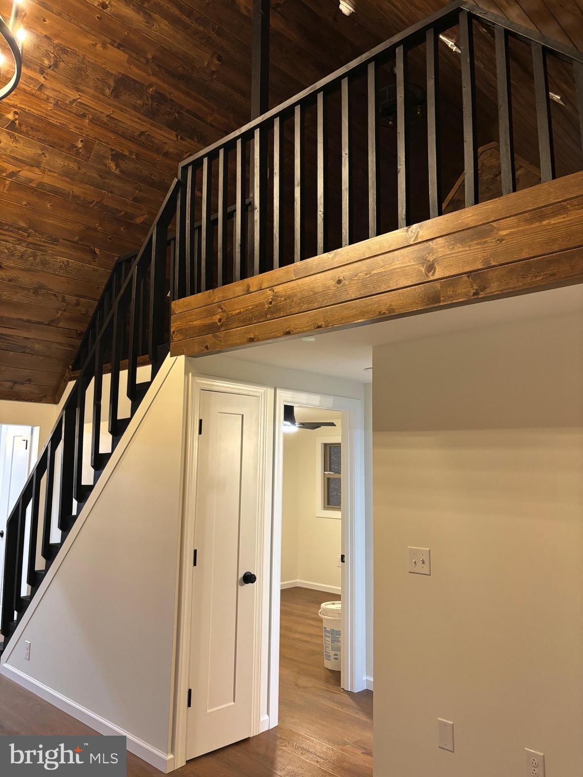 LAKE FERNDALE - Residential