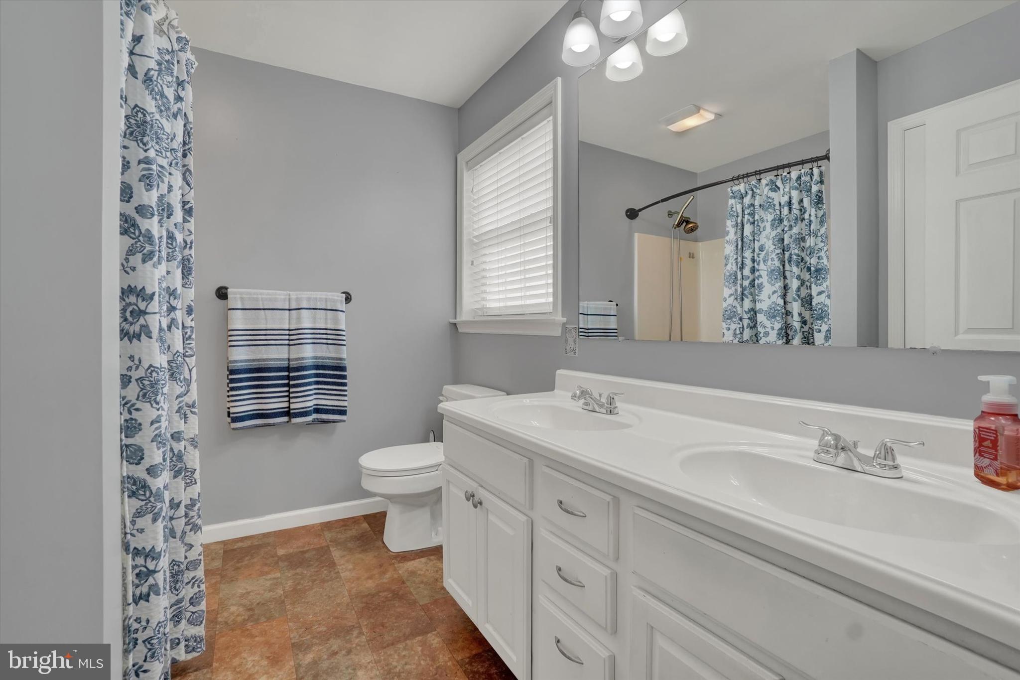 ASHCOMBE FARMS WEST - Residential