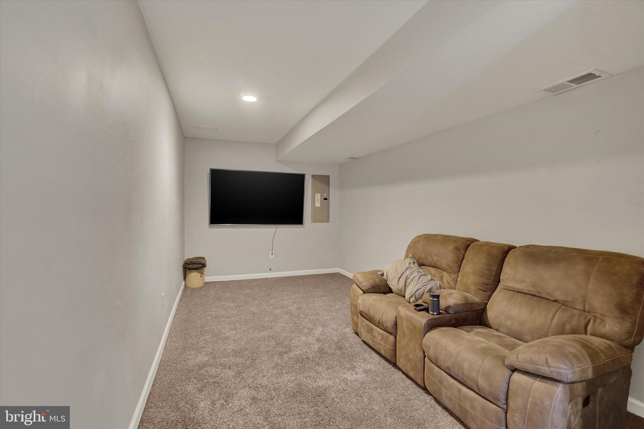ASHCOMBE FARMS WEST - Residential
