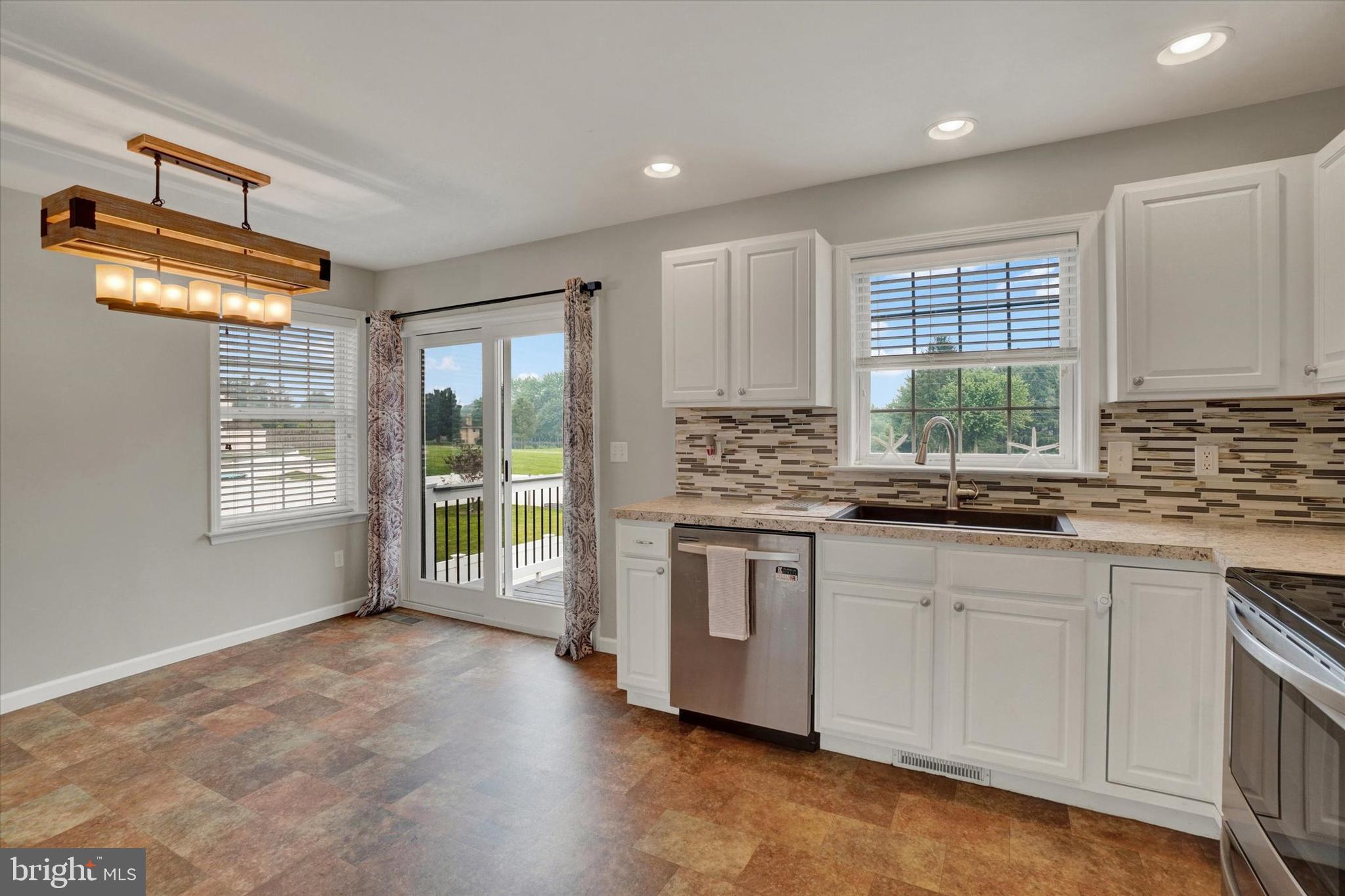 ASHCOMBE FARMS WEST - Residential
