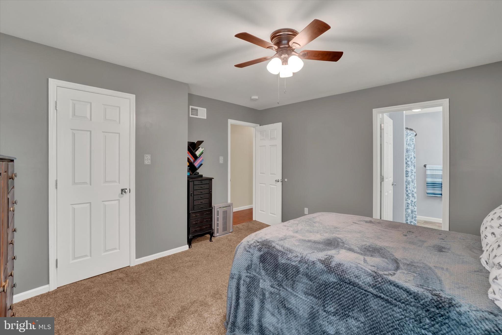ASHCOMBE FARMS WEST - Residential