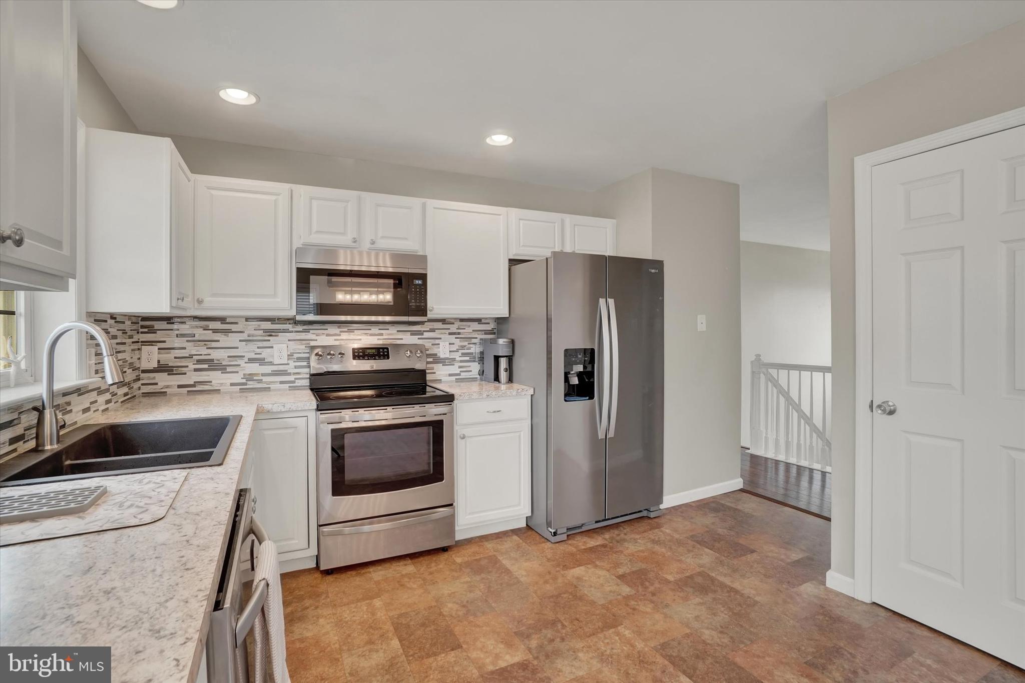 ASHCOMBE FARMS WEST - Residential