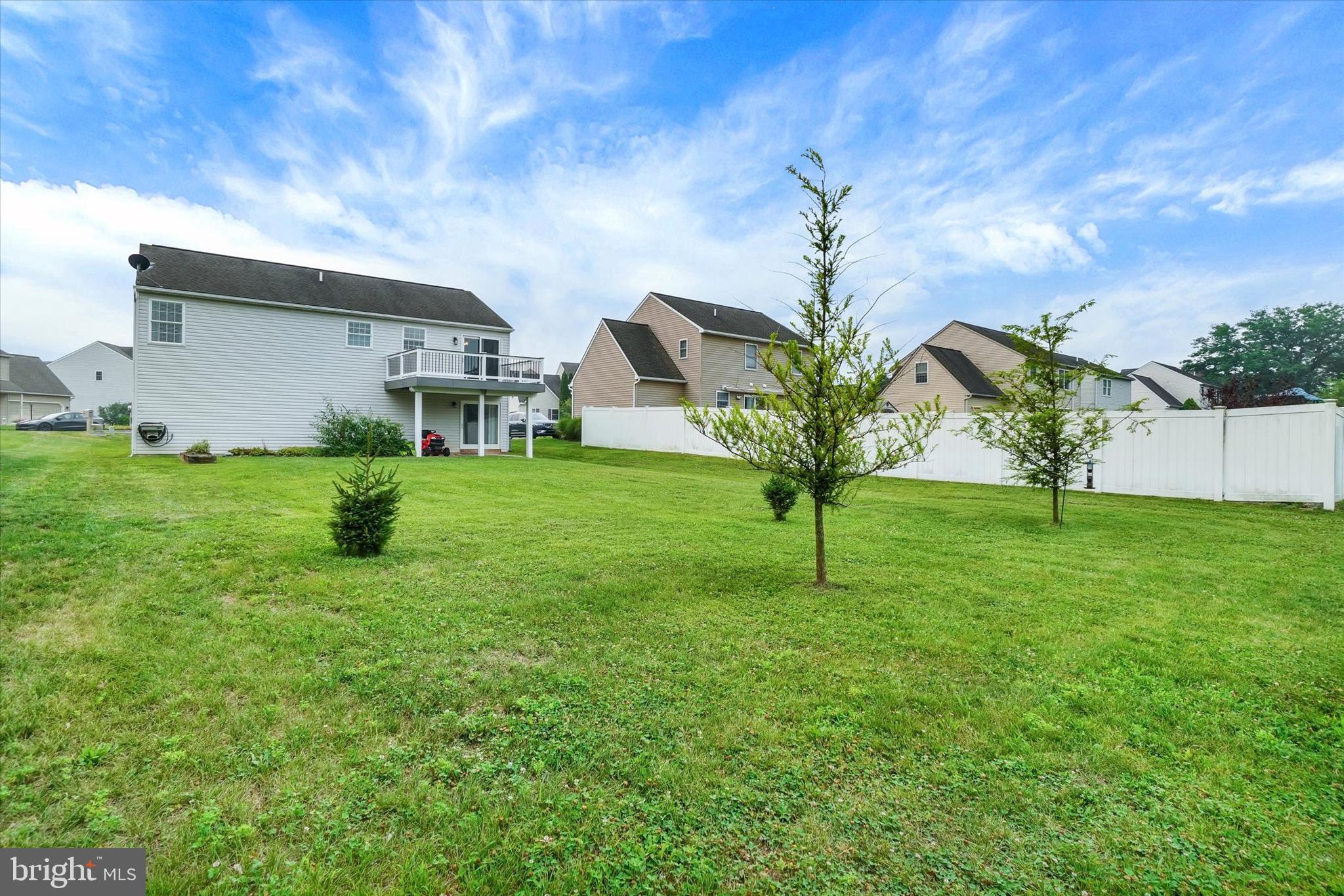 ASHCOMBE FARMS WEST - Residential