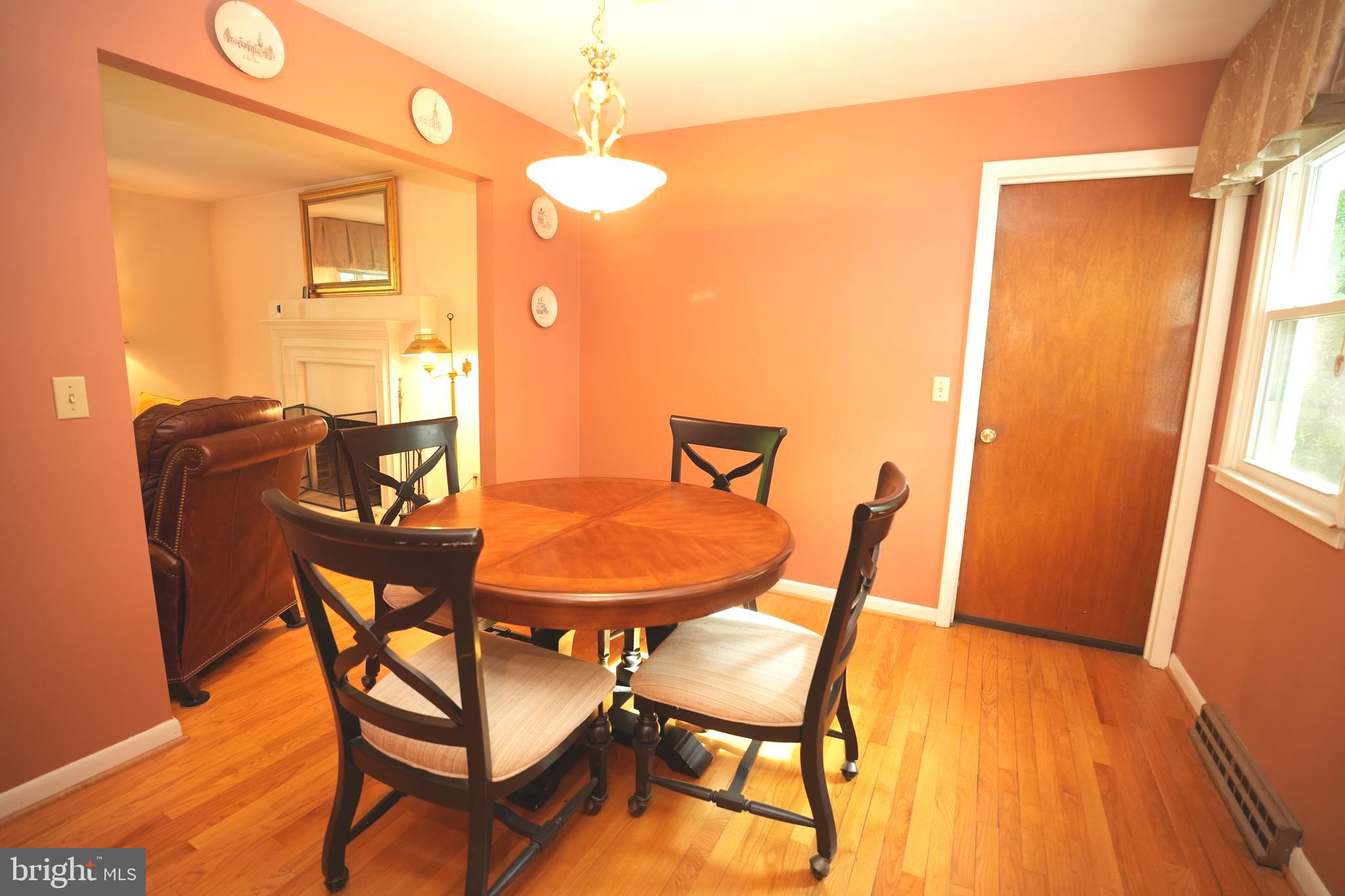 KINGSTON MANOR - Residential