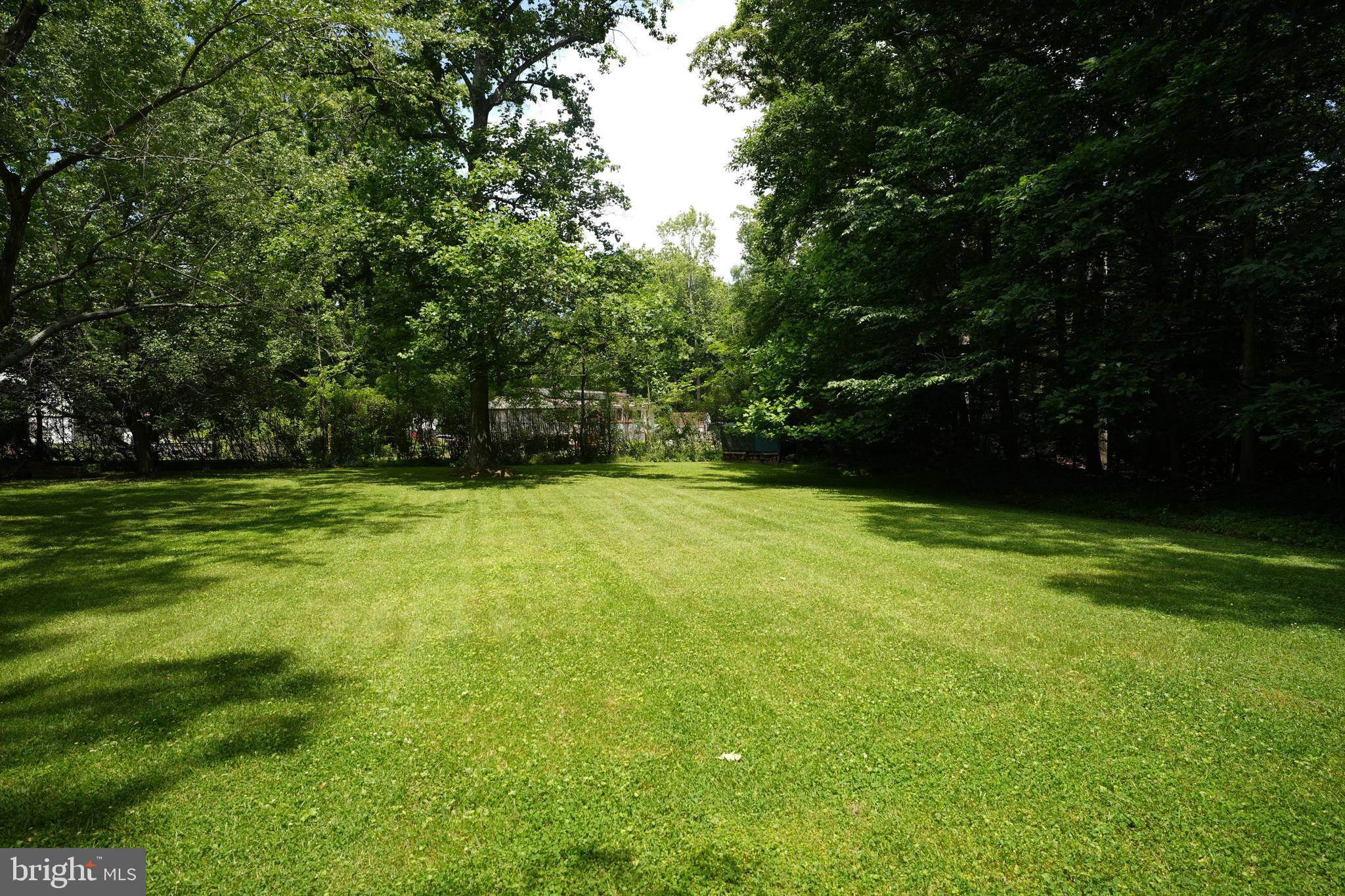 KINGSTON MANOR - Residential