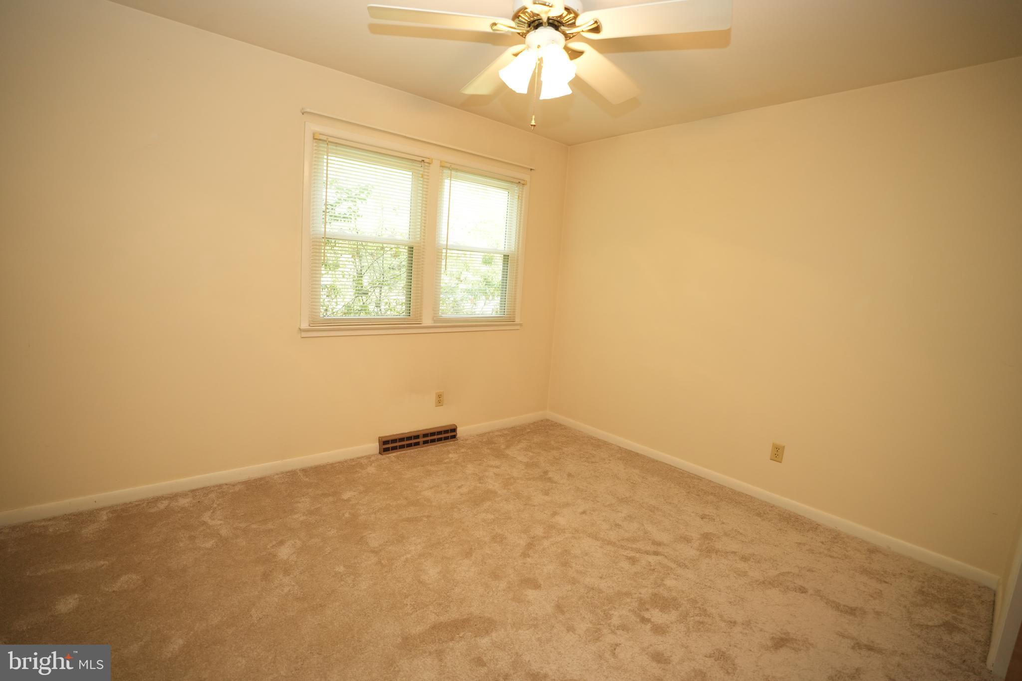 KINGSTON MANOR - Residential