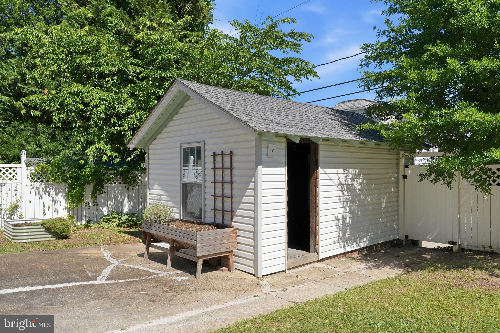 EDNOR GARDENS - LAKESIDE - Residential