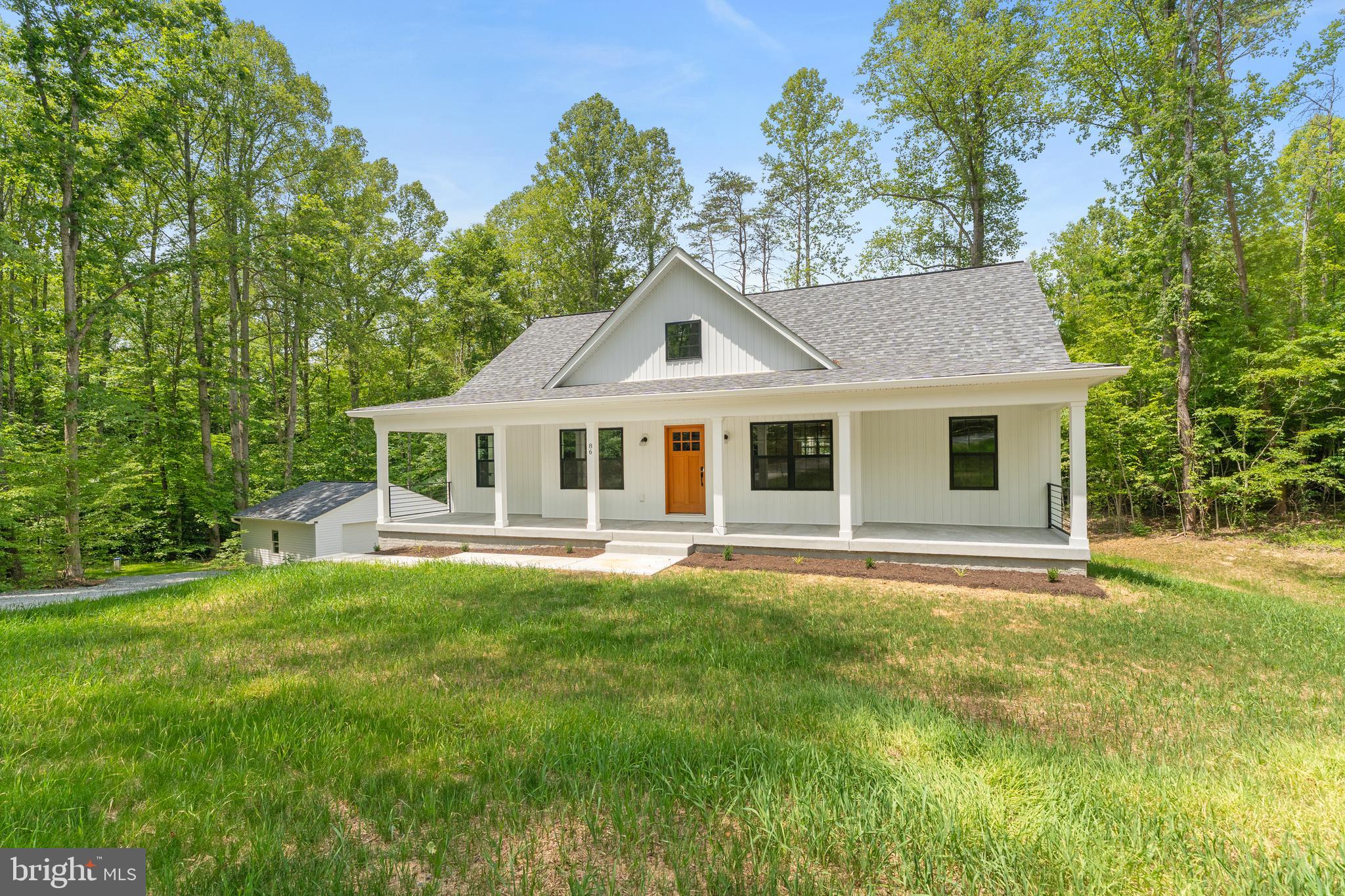 WOODLAND SHORES - Residential