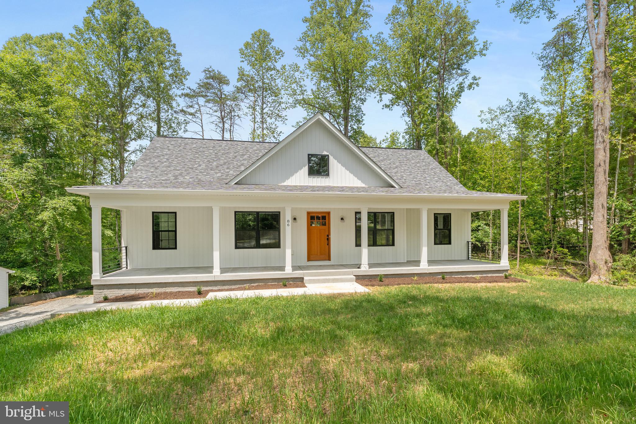WOODLAND SHORES - Residential