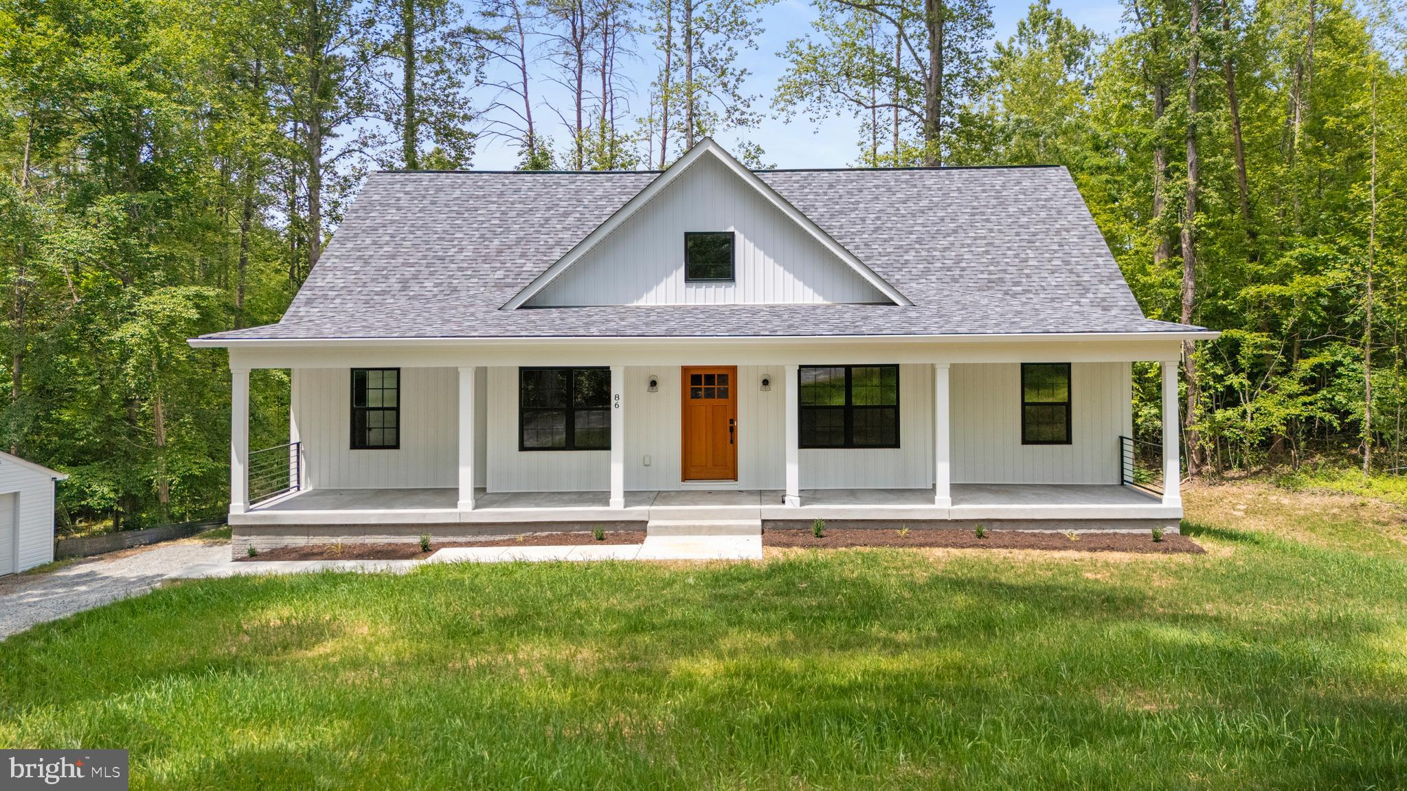 WOODLAND SHORES - Residential